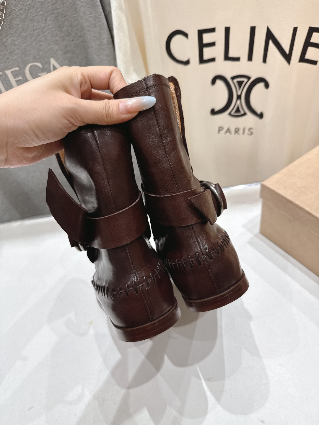 顶级出厂 Renian 小众潮牌～F028秋冬新款复古英伦风切尔西短靴马丁靴网红明星小红书狂追热推 发售