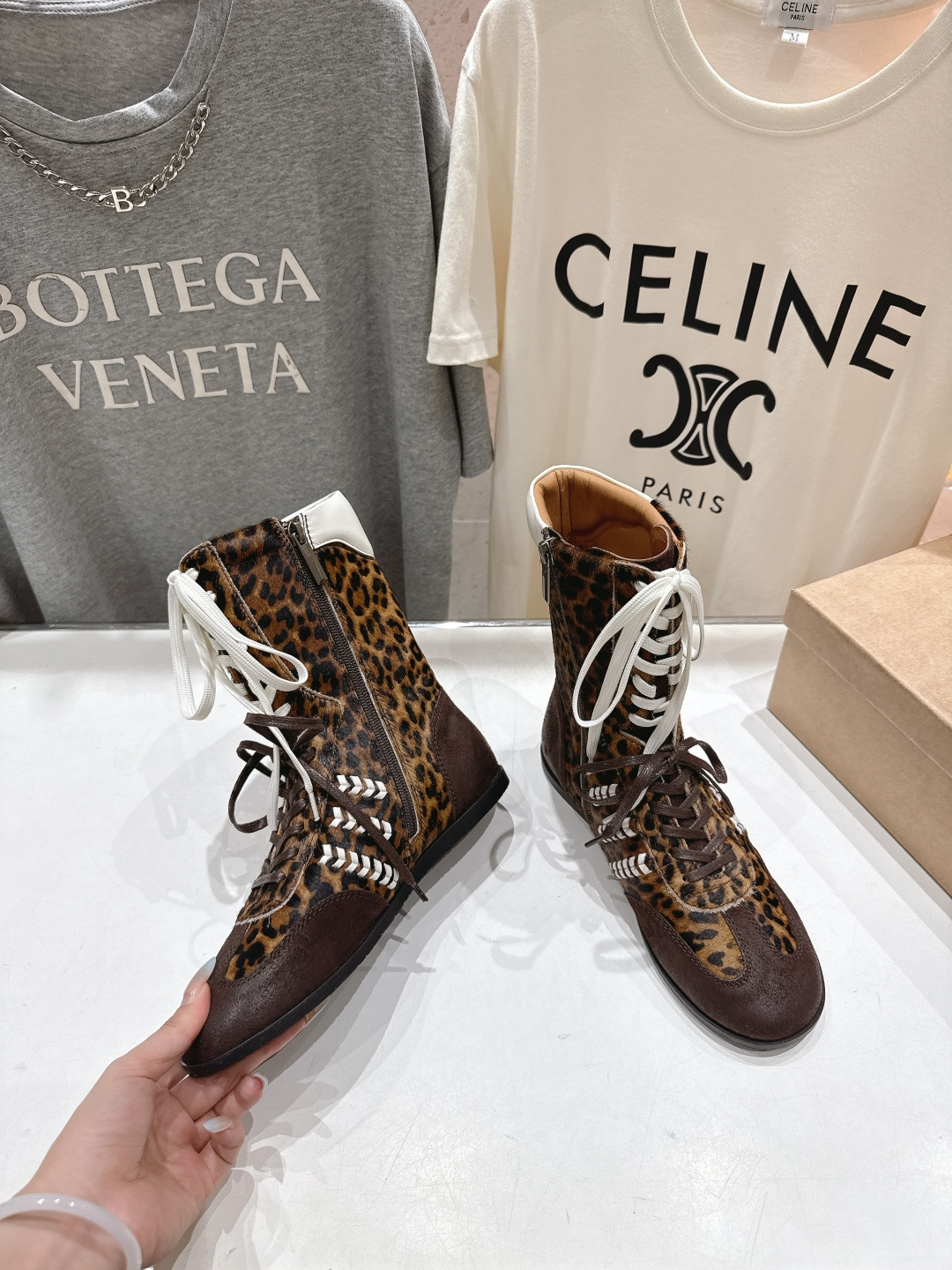 顶级出厂 Renian 小众潮牌～F028秋冬新款复古英伦风系带短靴马丁靴网红明星小红书狂追热推 发售蠢