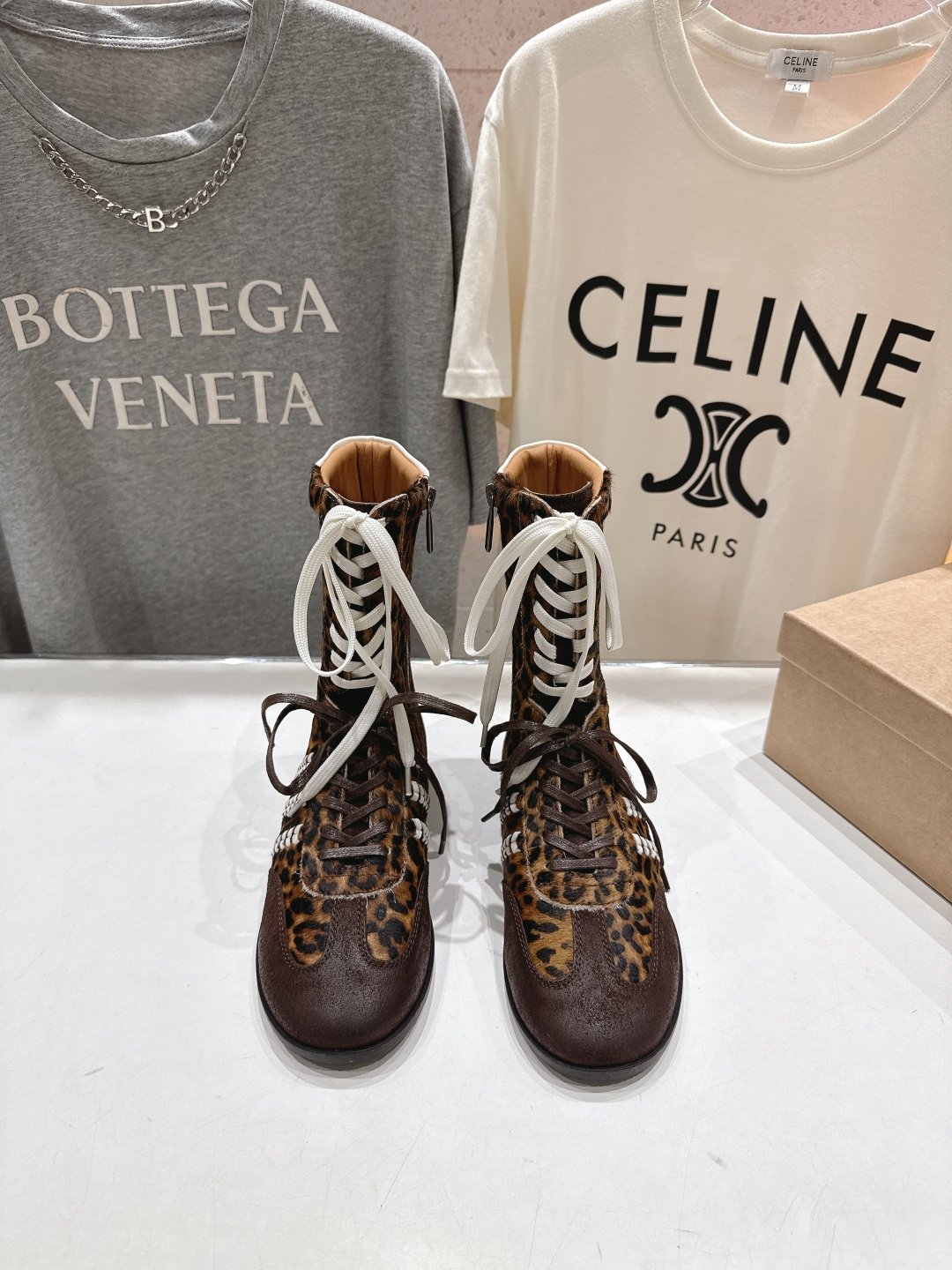 顶级出厂 Renian 小众潮牌～F028秋冬新款复古英伦风系带短靴马丁靴网红明星小红书狂追热推 发售蠢