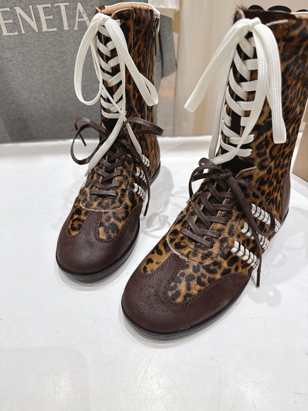 顶级出厂 Renian 小众潮牌～F028秋冬新款复古英伦风系带短靴马丁靴网红明星小红书狂追热推 发售蠢