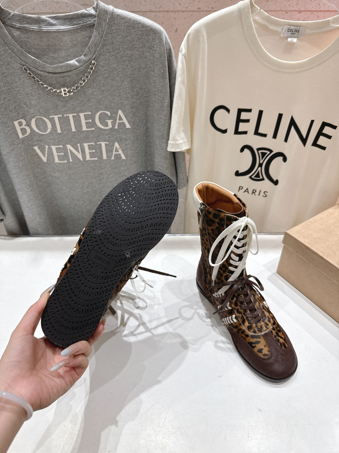 顶级出厂 Renian 小众潮牌～F028秋冬新款复古英伦风系带短靴马丁靴网红明星小红书狂追热推 发售蠢