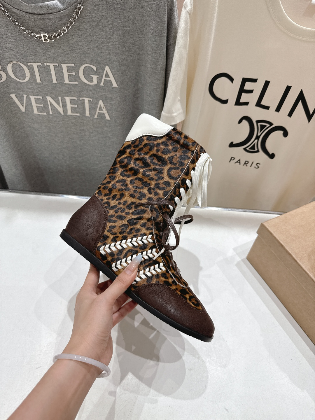 顶级出厂 Renian 小众潮牌～F028秋冬新款复古英伦风系带短靴马丁靴网红明星小红书狂追热推 发售蠢