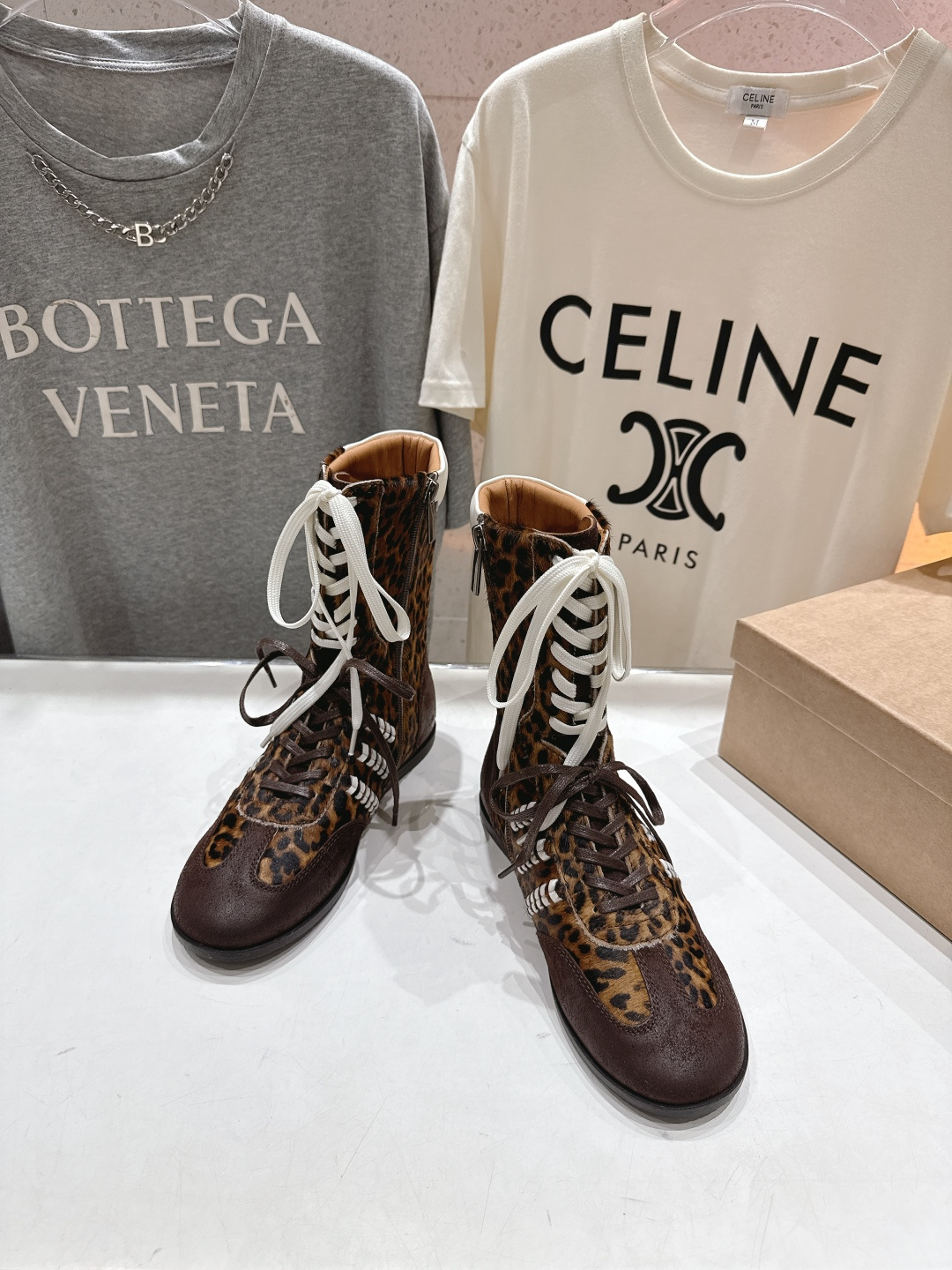 顶级出厂 Renian 小众潮牌～F028秋冬新款复古英伦风系带短靴马丁靴网红明星小红书狂追热推 发售蠢