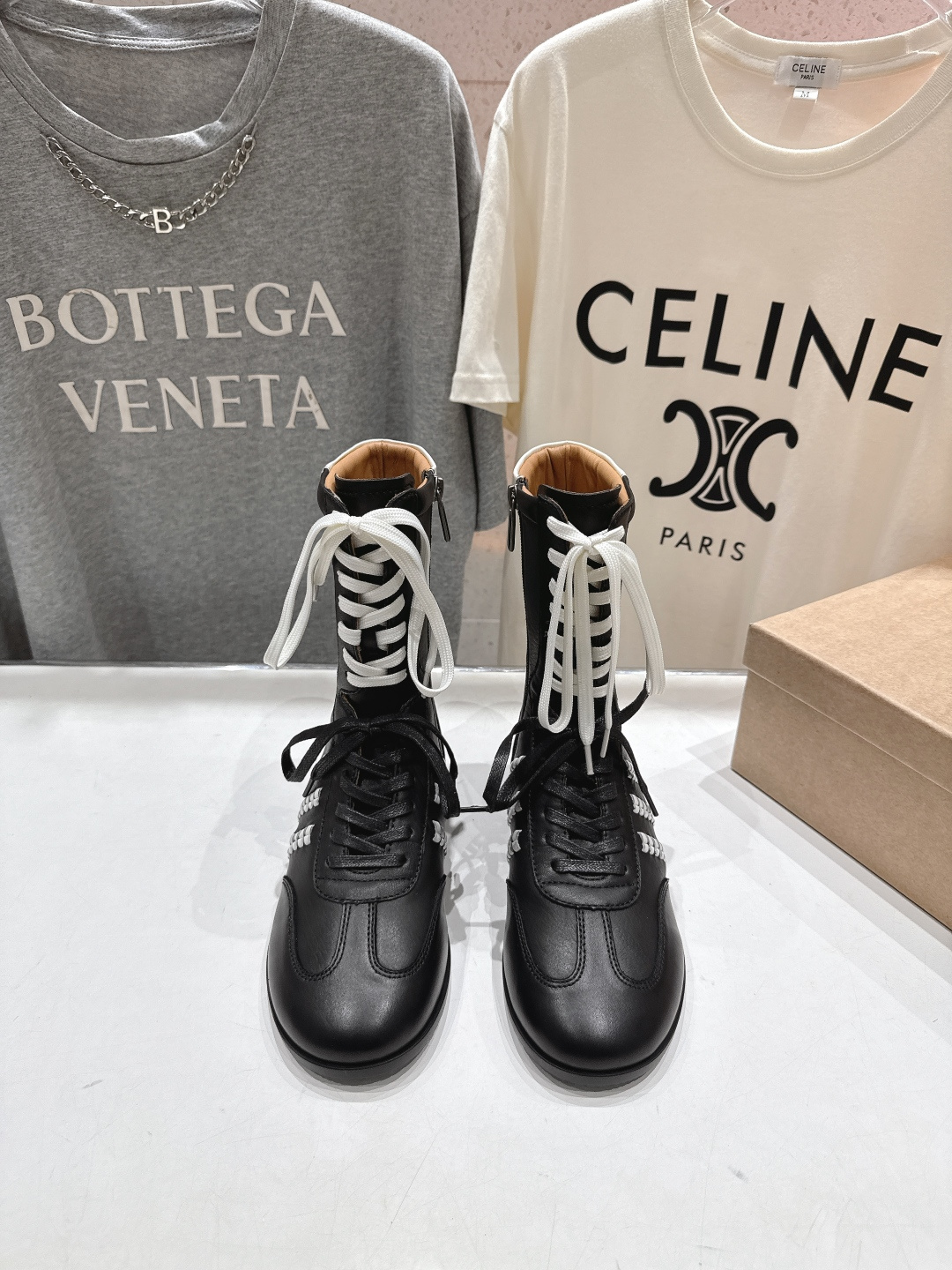 顶级出厂 Renian 小众潮牌～F028秋冬新款复古英伦风系带短靴马丁靴网红明星小红书狂追热推 发售蠢