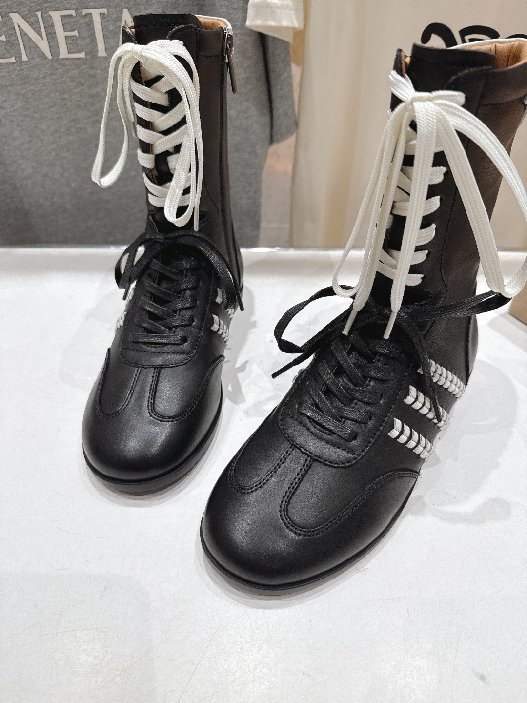 顶级出厂 Renian 小众潮牌～F028秋冬新款复古英伦风系带短靴马丁靴网红明星小红书狂追热推 发售蠢