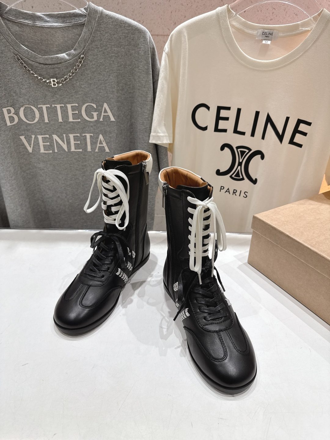 顶级出厂 Renian 小众潮牌～F028秋冬新款复古英伦风系带短靴马丁靴网红明星小红书狂追热推 发售蠢