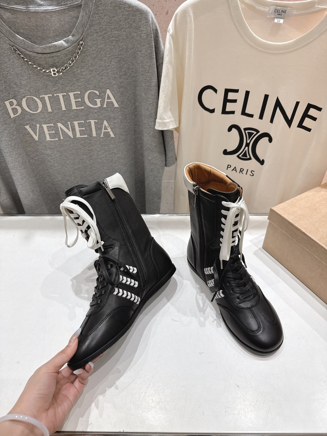 顶级出厂 Renian 小众潮牌～F028秋冬新款复古英伦风系带短靴马丁靴网红明星小红书狂追热推 发售蠢