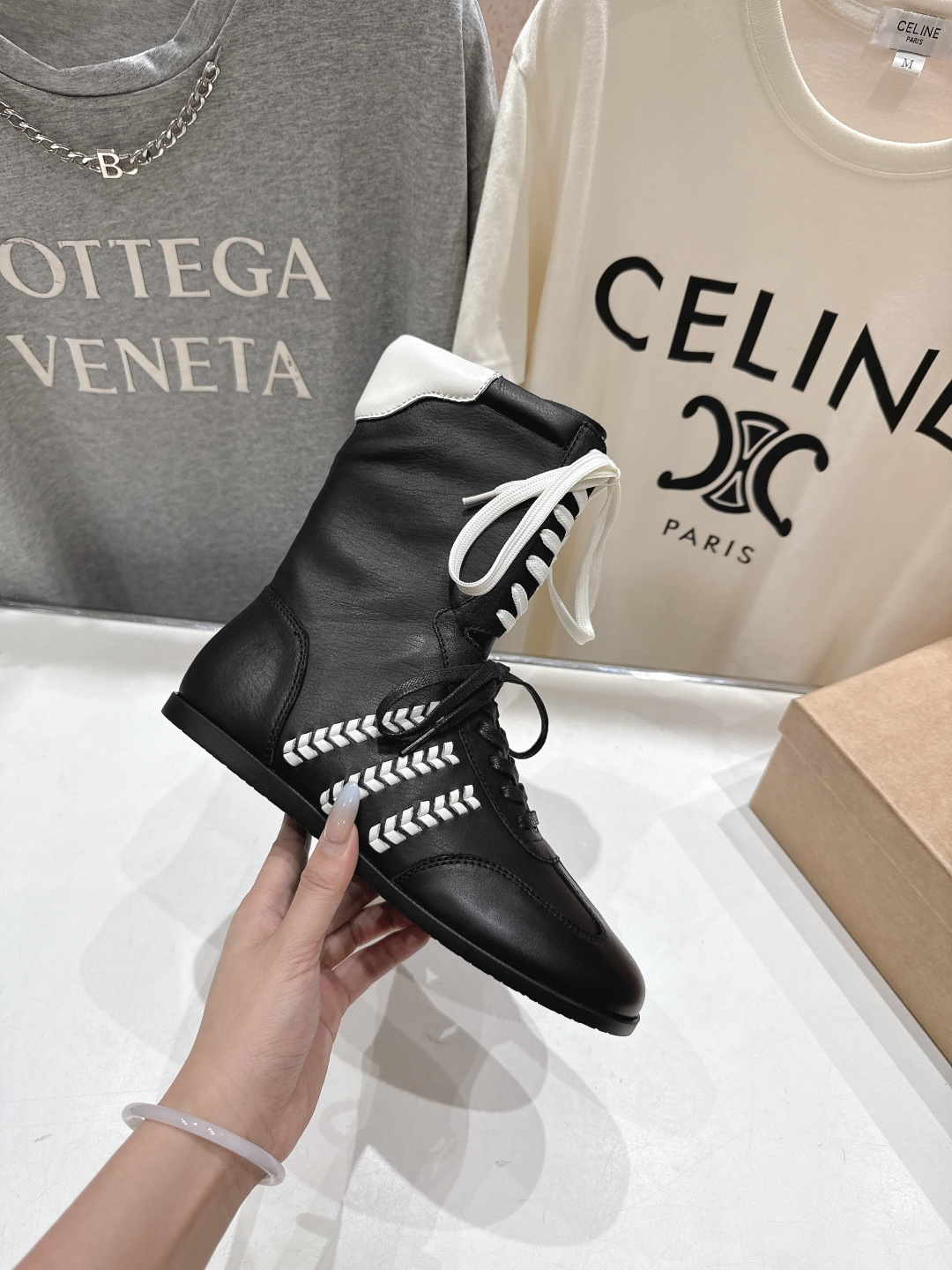 顶级出厂 Renian 小众潮牌～F028秋冬新款复古英伦风系带短靴马丁靴网红明星小红书狂追热推 发售蠢