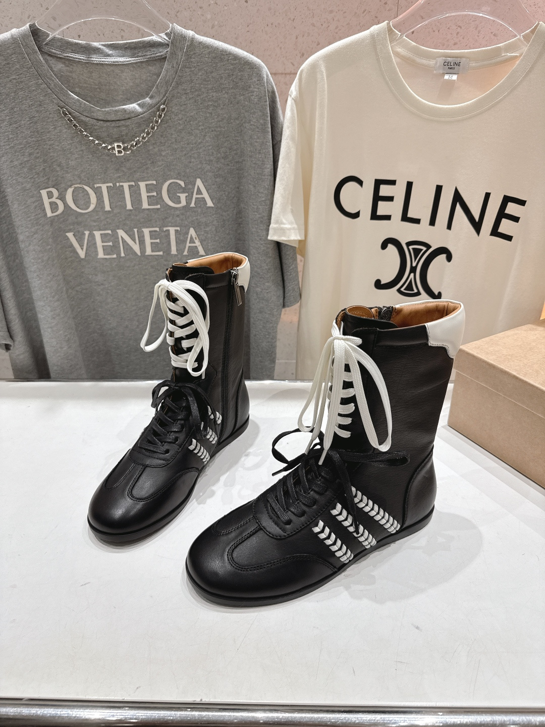 顶级出厂 Renian 小众潮牌～F028秋冬新款复古英伦风系带短靴马丁靴网红明星小红书狂追热推 发售蠢