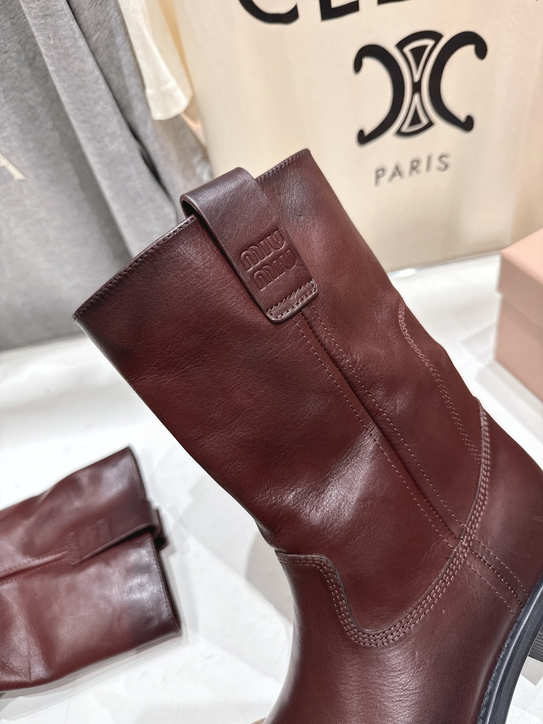 高版本出厂 MiuMiu/缪缪F022 25ss秋冬走秀款西部系列·复古做旧堆堆靴机车靴马丁靴今年最值得