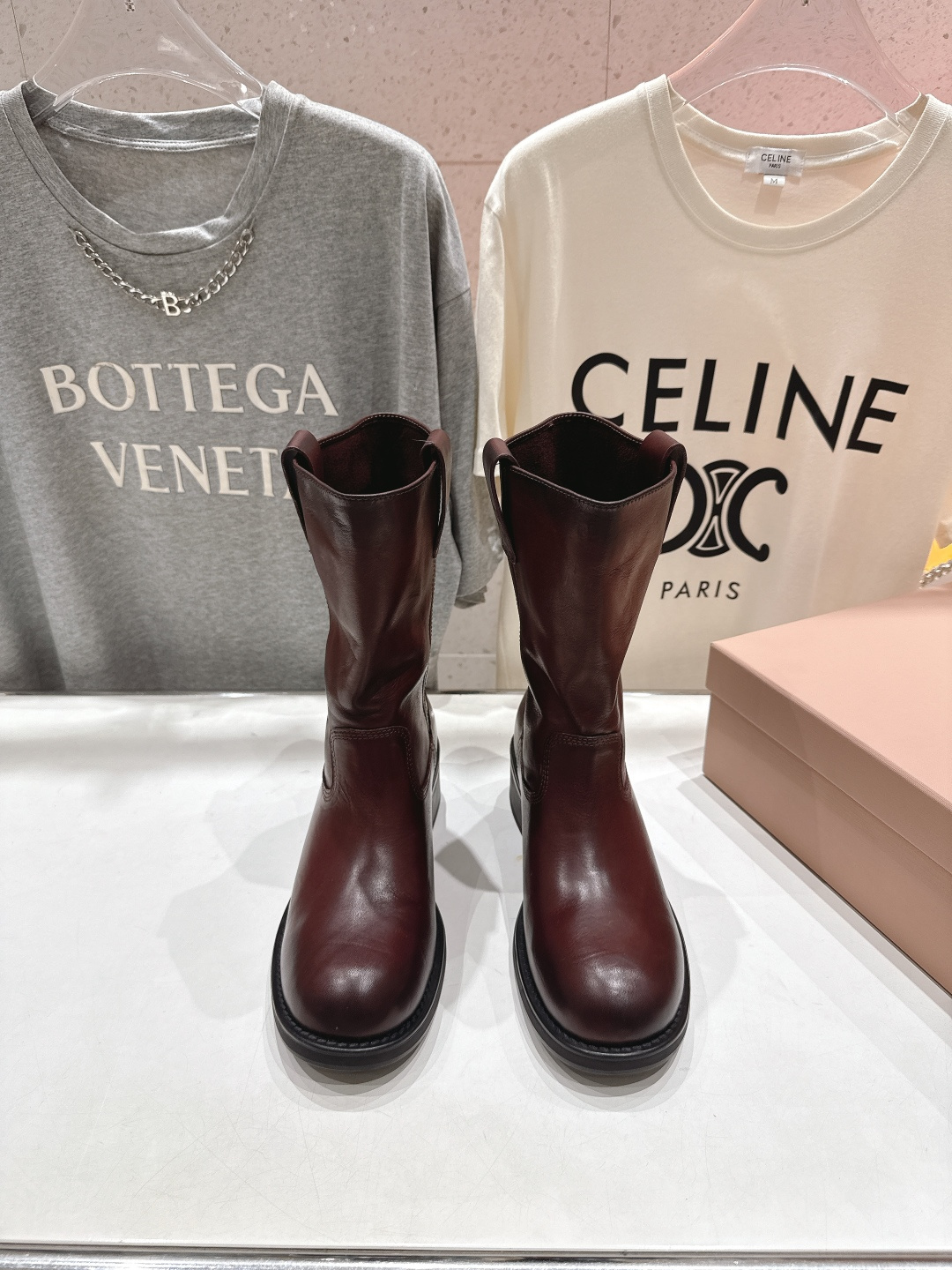 高版本出厂 MiuMiu/缪缪F022 25ss秋冬走秀款西部系列·复古做旧堆堆靴机车靴马丁靴今年最值得