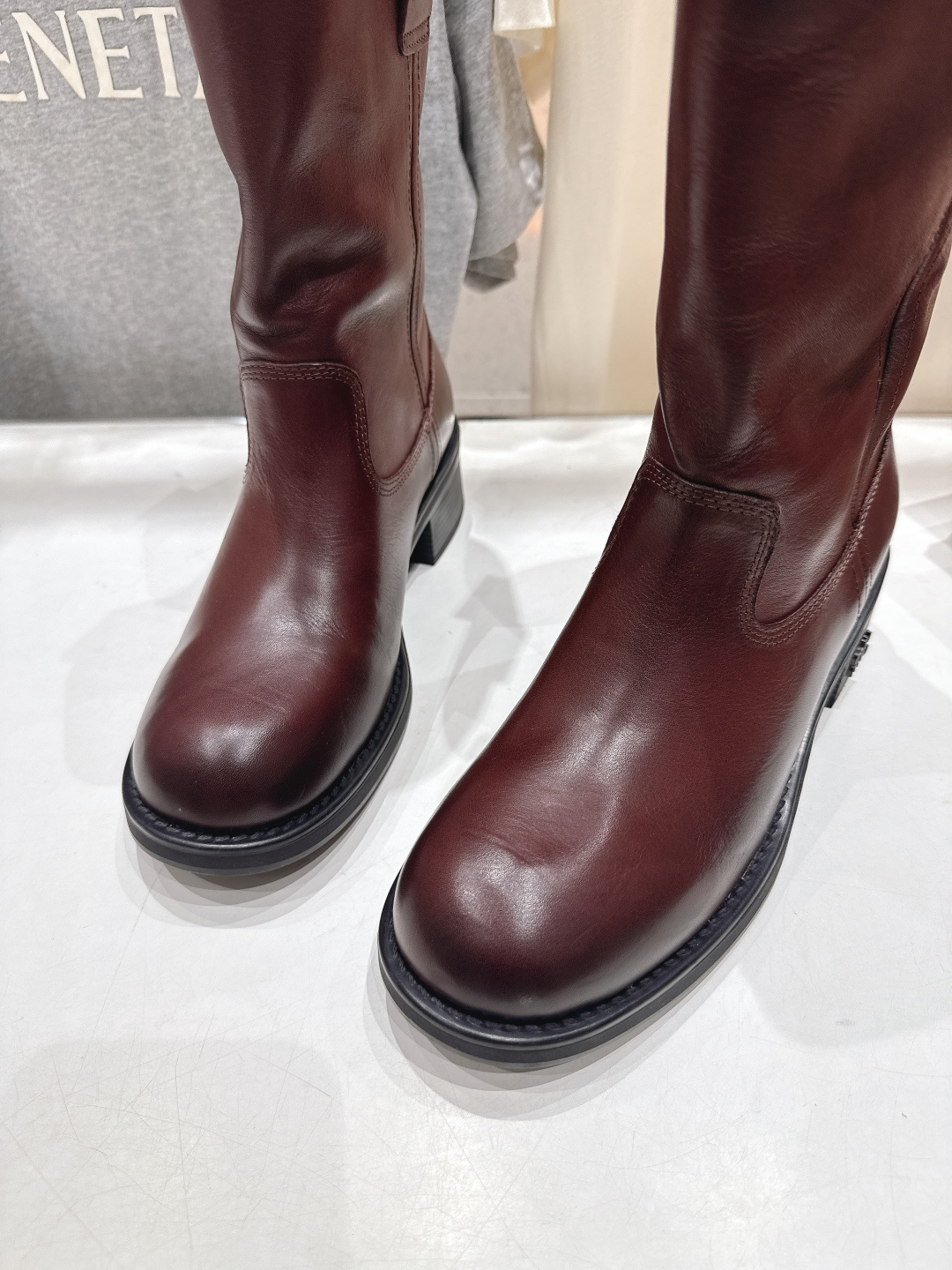 高版本出厂 MiuMiu/缪缪F022 25ss秋冬走秀款西部系列·复古做旧堆堆靴机车靴马丁靴今年最值得