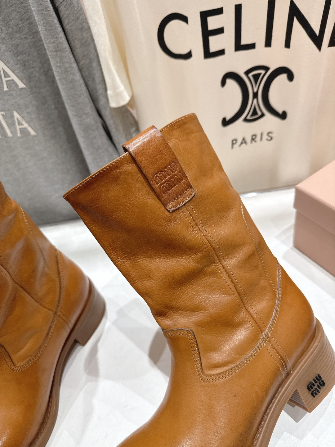 高版本出厂 MiuMiu/缪缪F022 25ss秋冬走秀款西部系列·复古做旧堆堆靴机车靴马丁靴今年最值得