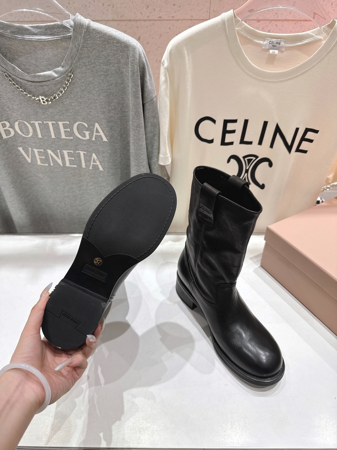 高版本出厂 MiuMiu/缪缪F022 25ss秋冬走秀款西部系列·复古做旧堆堆靴机车靴马丁靴今年最值得