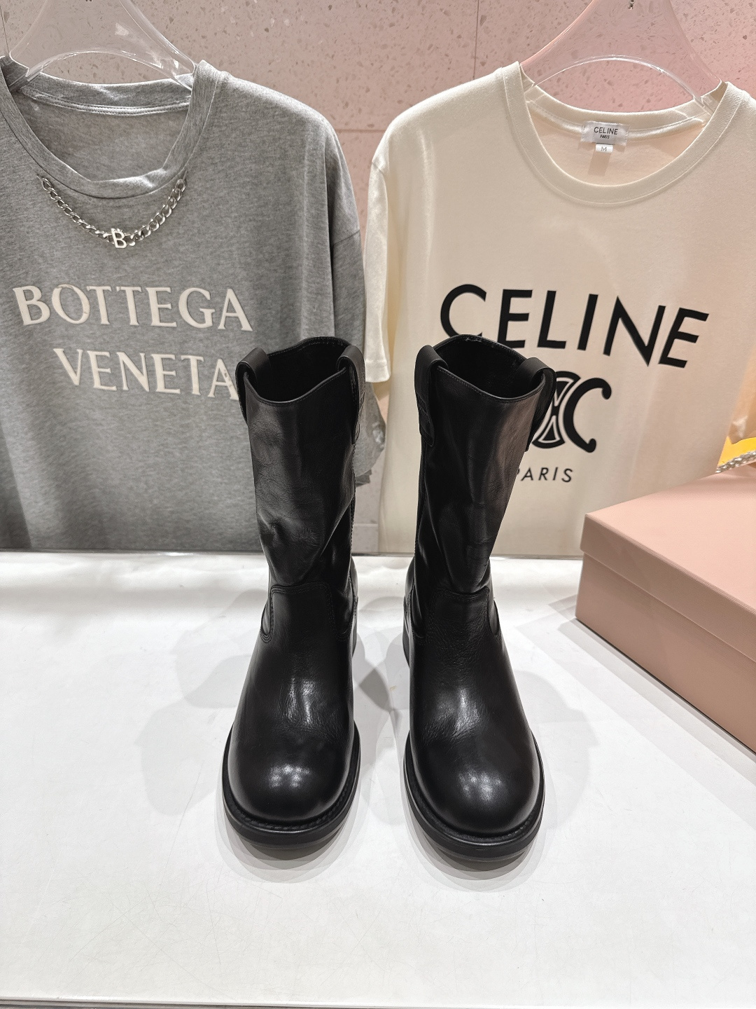 高版本出厂 MiuMiu/缪缪F022 25ss秋冬走秀款西部系列·复古做旧堆堆靴机车靴马丁靴今年最值得