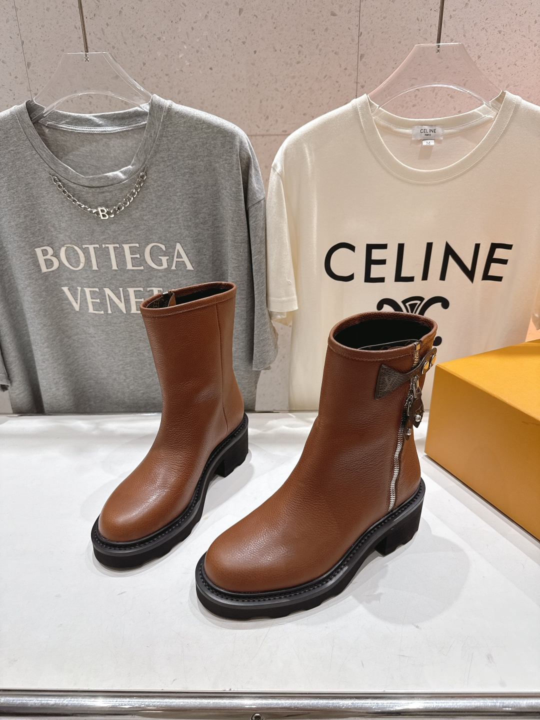 高版本出厂 LOUIS VUITTON 25ss LV驴牌新款英伦风帅气马丁靴短靴楦型百搭瘦脚yyds.