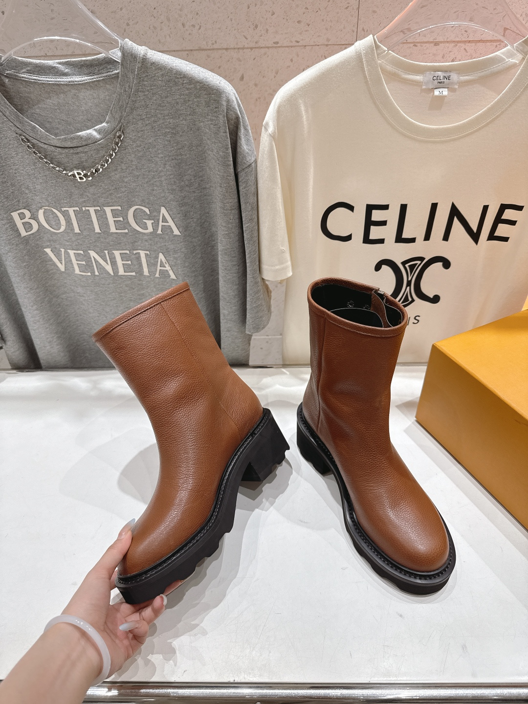 高版本出厂 LOUIS VUITTON 25ss LV驴牌新款英伦风帅气马丁靴短靴楦型百搭瘦脚yyds.