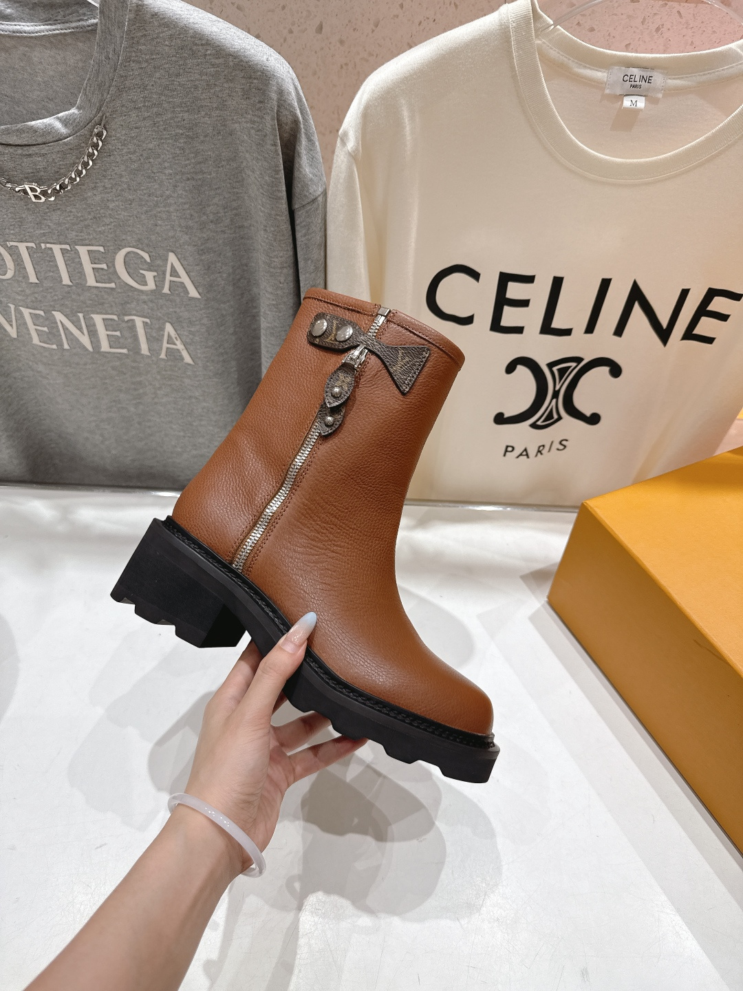 高版本出厂 LOUIS VUITTON 25ss LV驴牌新款英伦风帅气马丁靴短靴楦型百搭瘦脚yyds.