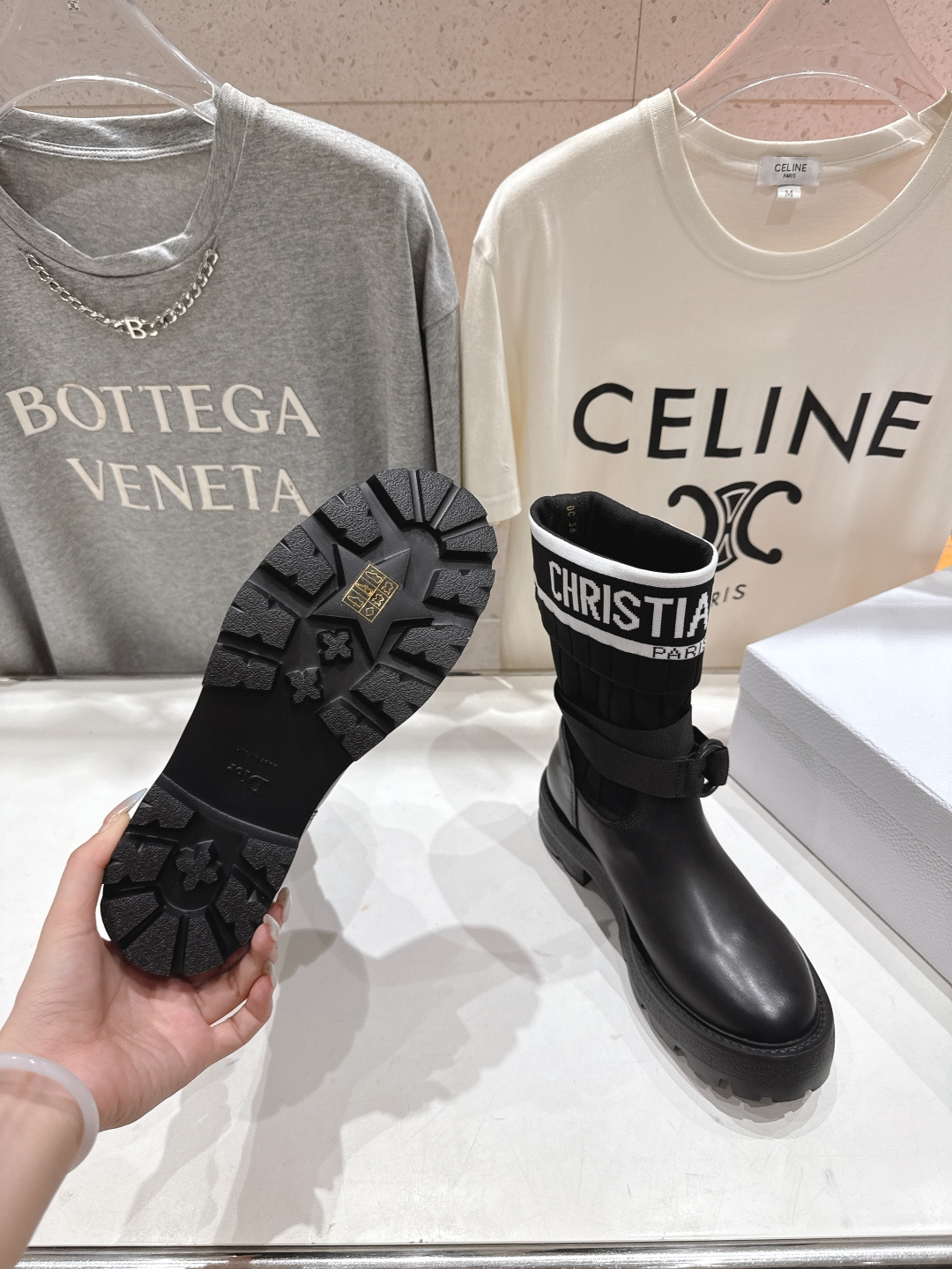 高版本出厂 Dior*迪奥 D家F019 2025ss走秀款工装中筒靴 小红书爆款，各大明星网红的最爱～