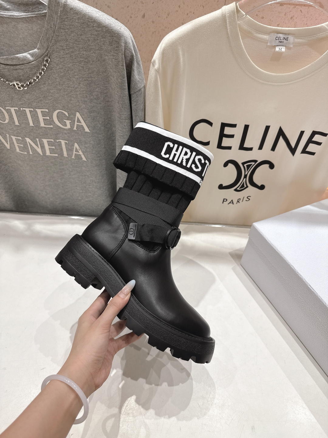 高版本出厂 Dior*迪奥 D家F019 2025ss走秀款工装中筒靴 小红书爆款，各大明星网红的最爱～