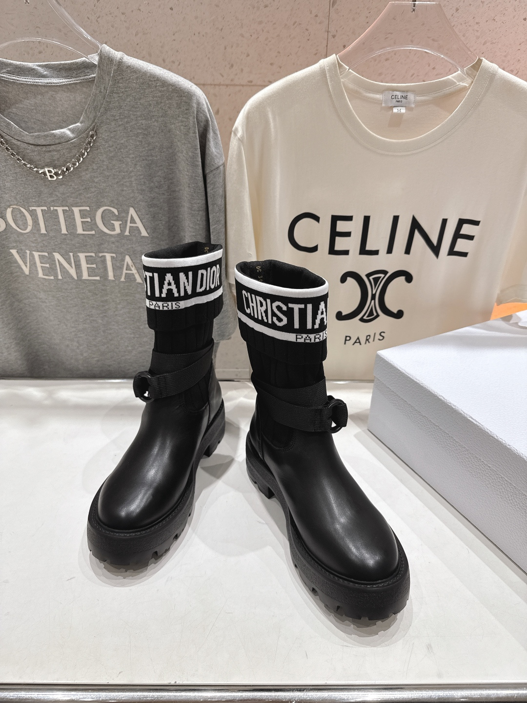 高版本出厂 Dior*迪奥 D家F019 2025ss走秀款工装中筒靴 小红书爆款，各大明星网红的最爱～