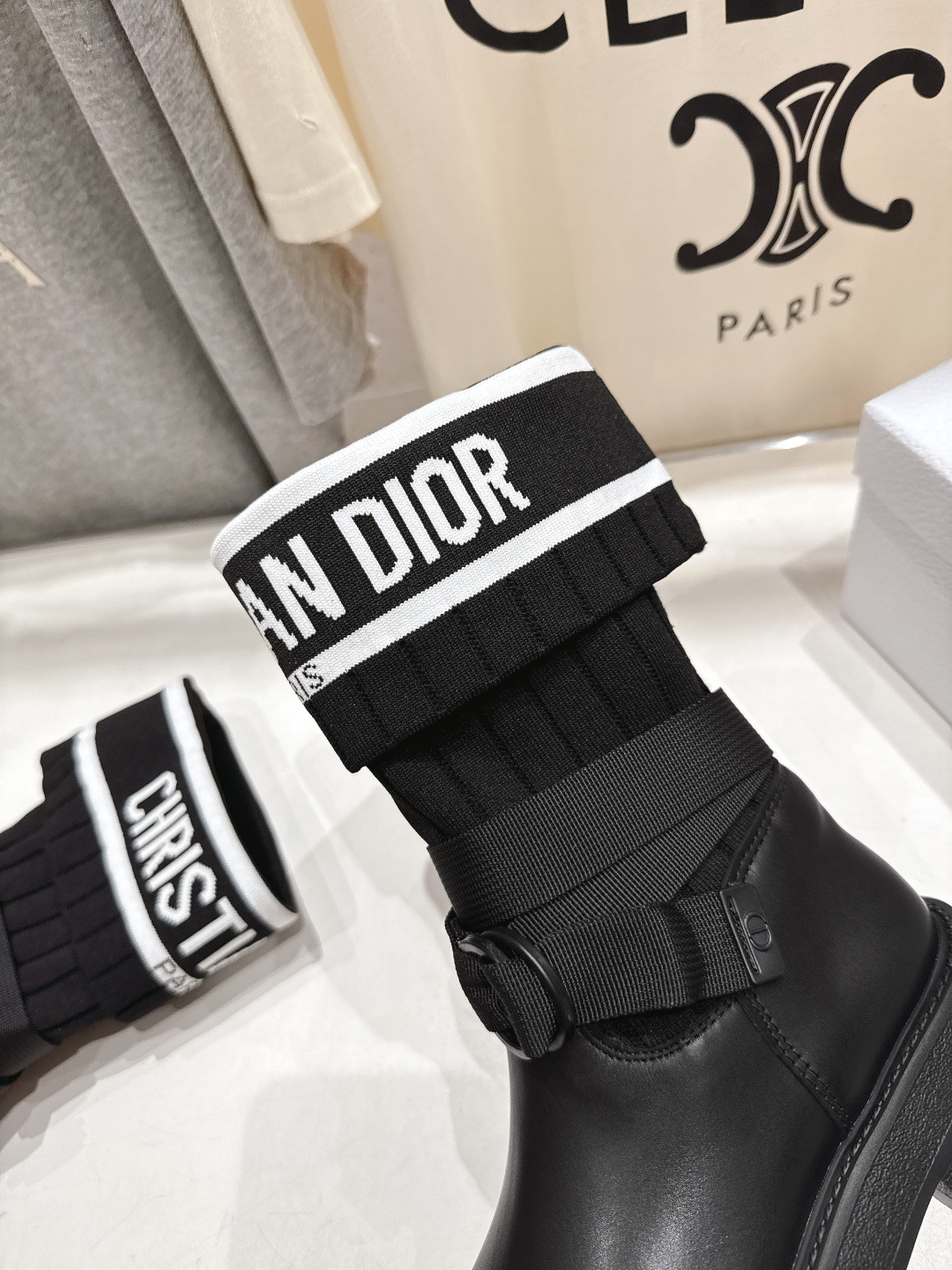 高版本出厂 Dior*迪奥 D家F019 2025ss走秀款工装中筒靴 小红书爆款，各大明星网红的最爱～