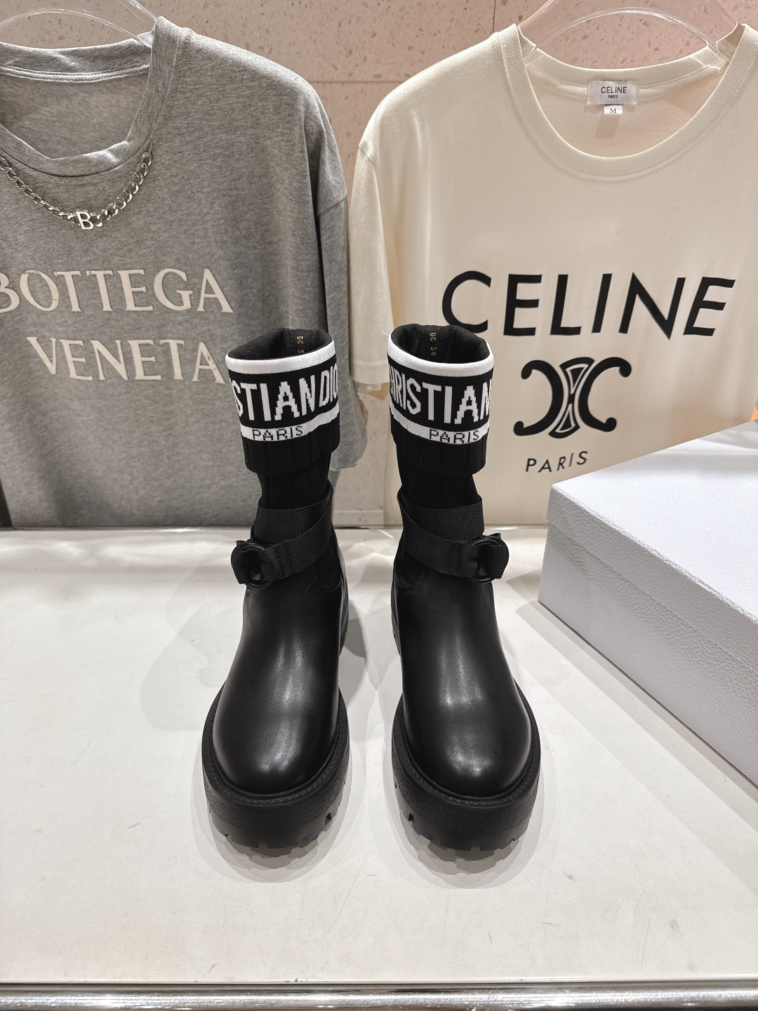 高版本出厂 Dior*迪奥 D家F019 2025ss走秀款工装中筒靴 小红书爆款，各大明星网红的最爱～