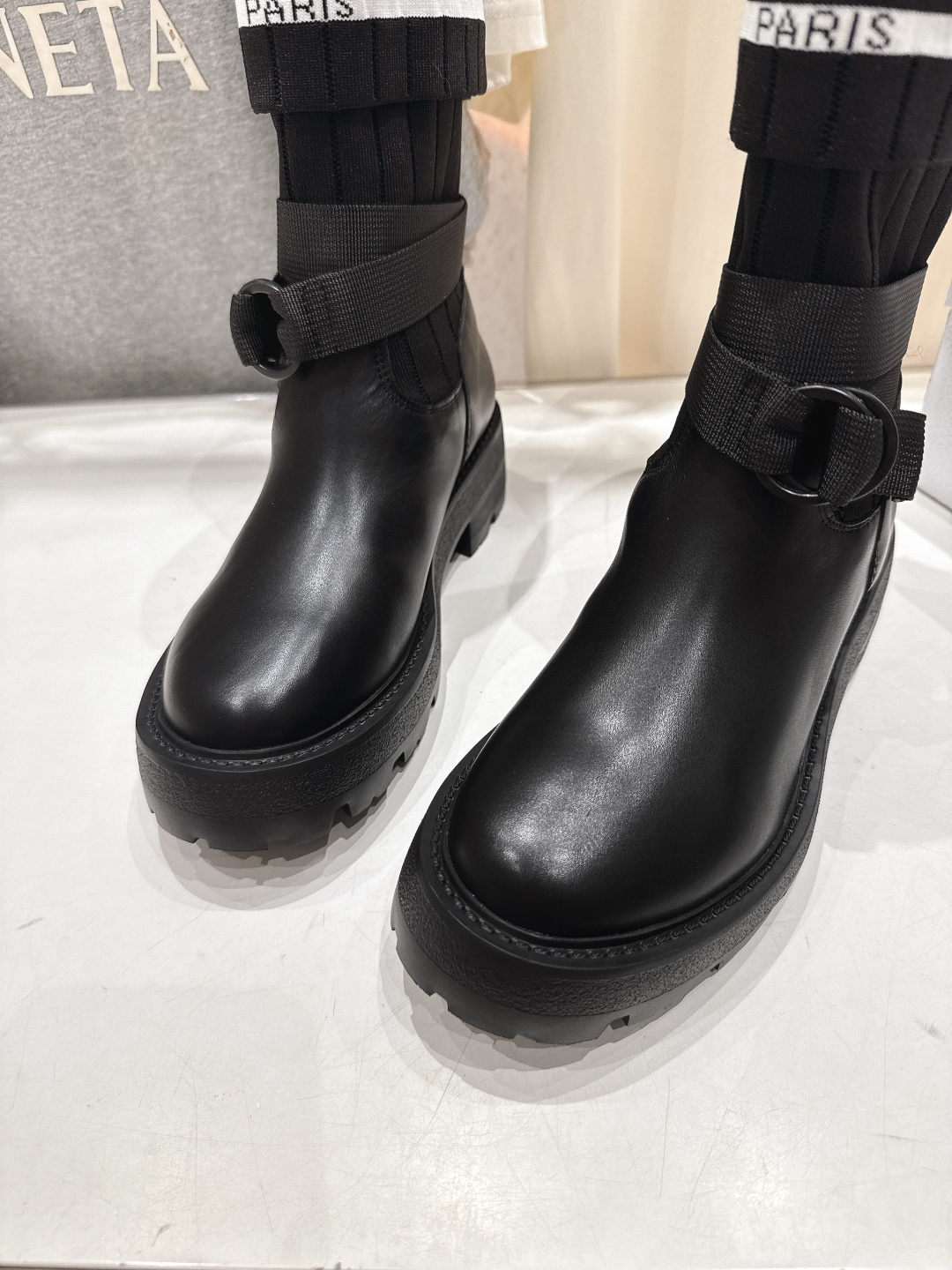 高版本出厂 Dior*迪奥 D家F019 2025ss走秀款工装中筒靴 小红书爆款，各大明星网红的最爱～