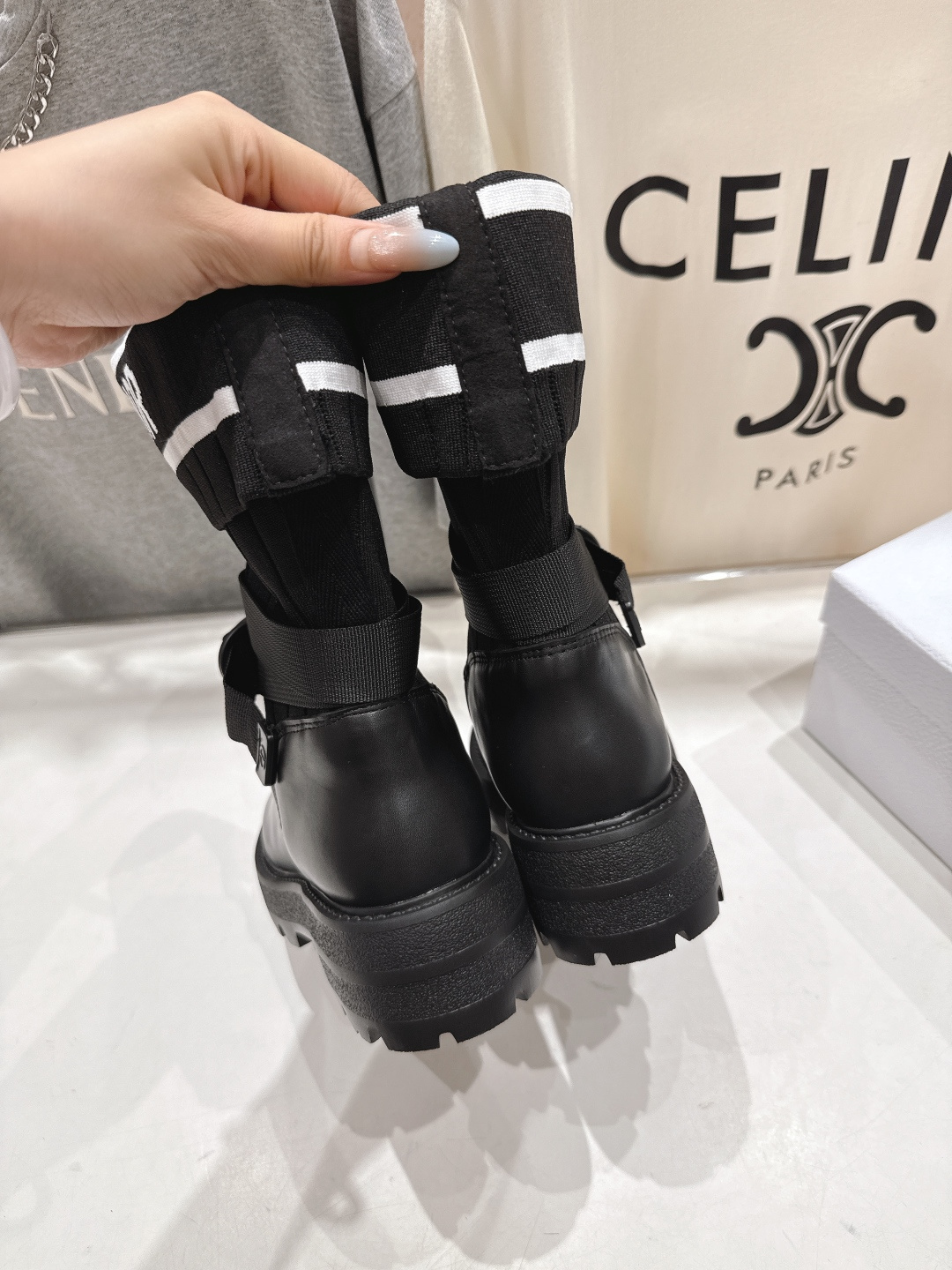 高版本出厂 Dior*迪奥 D家F019 2025ss走秀款工装中筒靴 小红书爆款，各大明星网红的最爱～