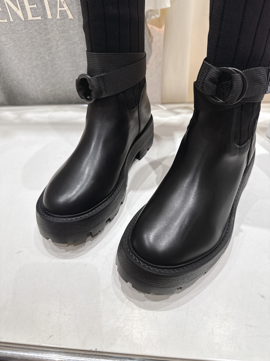 高版本出厂 Dior*迪奥 D家F019 2025ss走秀款工装中筒靴 小红书爆款，各大明星网红的最爱～