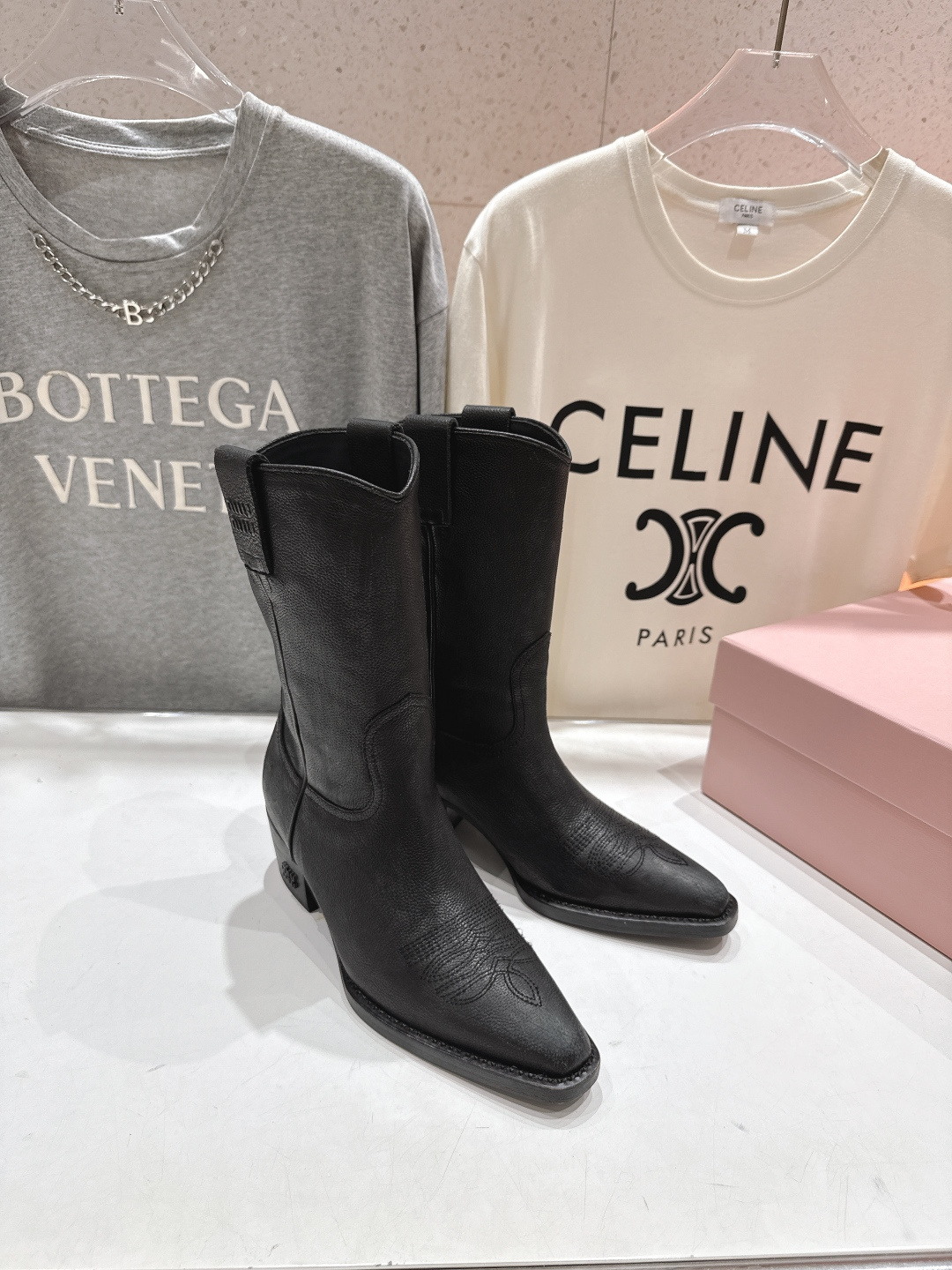 高版本出厂 皮面 MiuMiu/缪缪.F032 25ss新款·超大热走秀款·复古风西部牛仔靴机车靴中筒靴