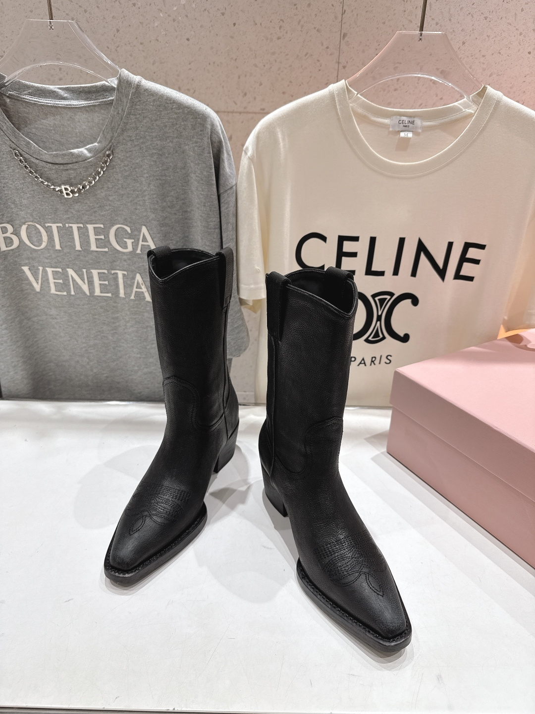 高版本出厂 皮面 MiuMiu/缪缪.F032 25ss新款·超大热走秀款·复古风西部牛仔靴机车靴中筒靴