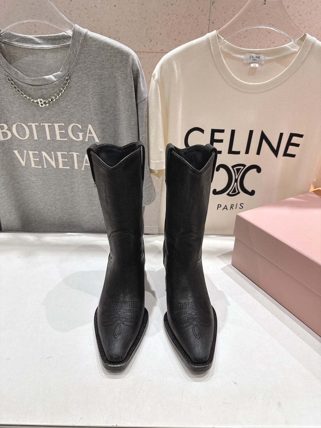 高版本出厂 皮面 MiuMiu/缪缪.F032 25ss新款·超大热走秀款·复古风西部牛仔靴机车靴中筒靴