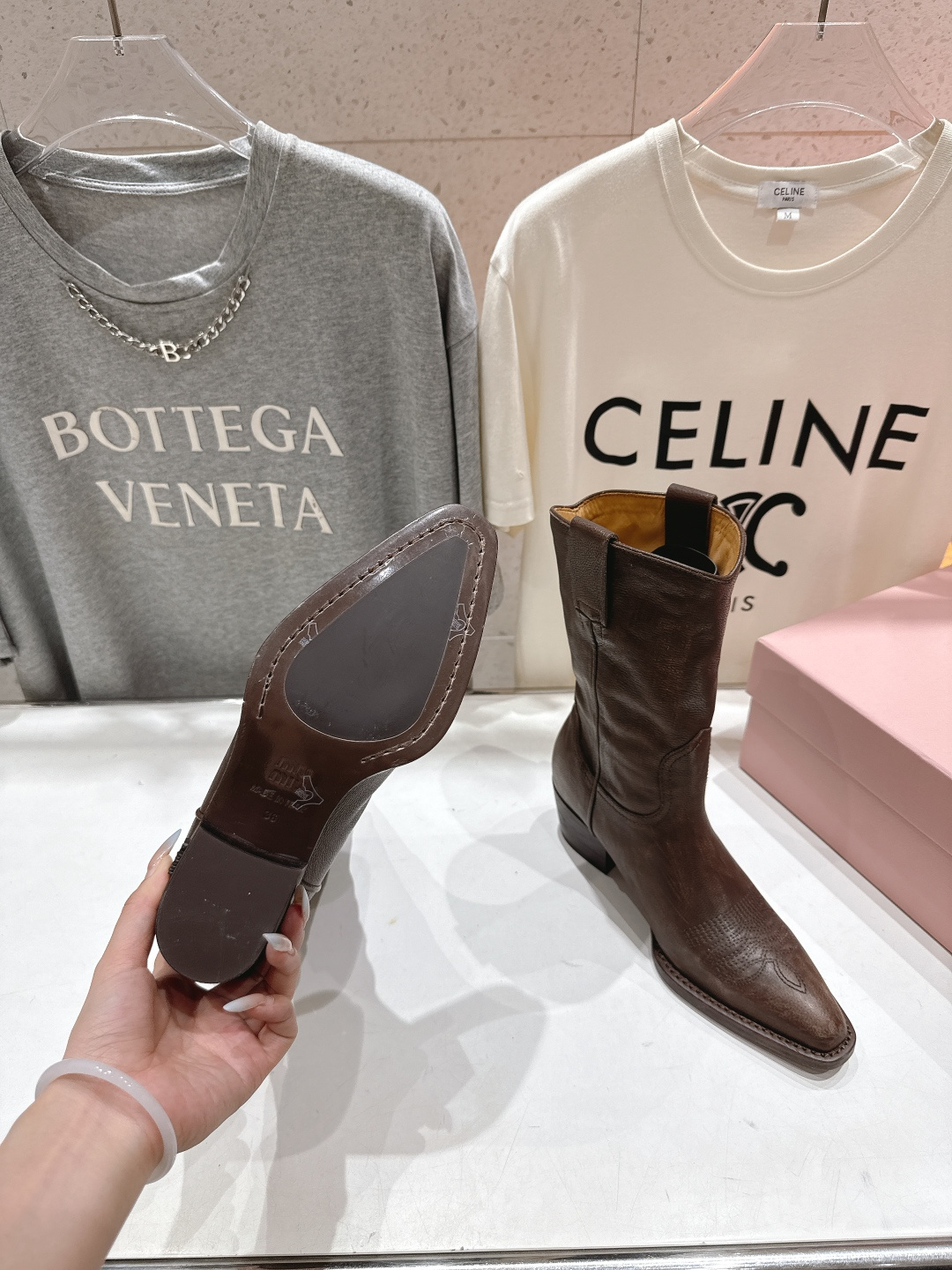 高版本出厂 皮面 MiuMiu/缪缪.F032 25ss新款·超大热走秀款·复古风西部牛仔靴机车靴中筒靴