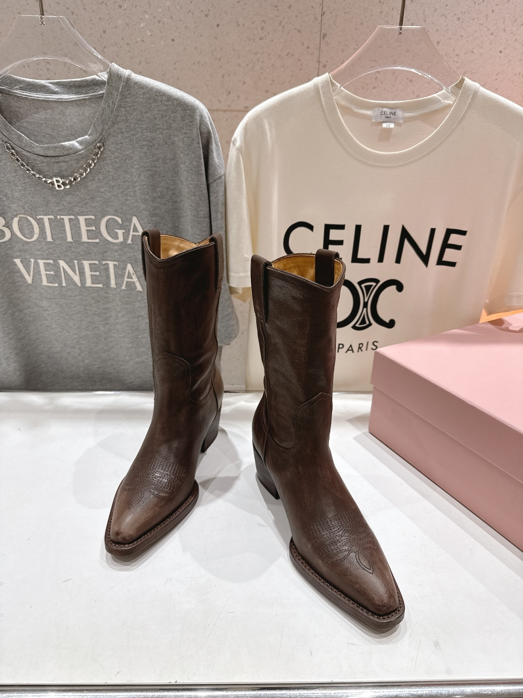 高版本出厂 皮面 MiuMiu/缪缪.F032 25ss新款·超大热走秀款·复古风西部牛仔靴机车靴中筒靴