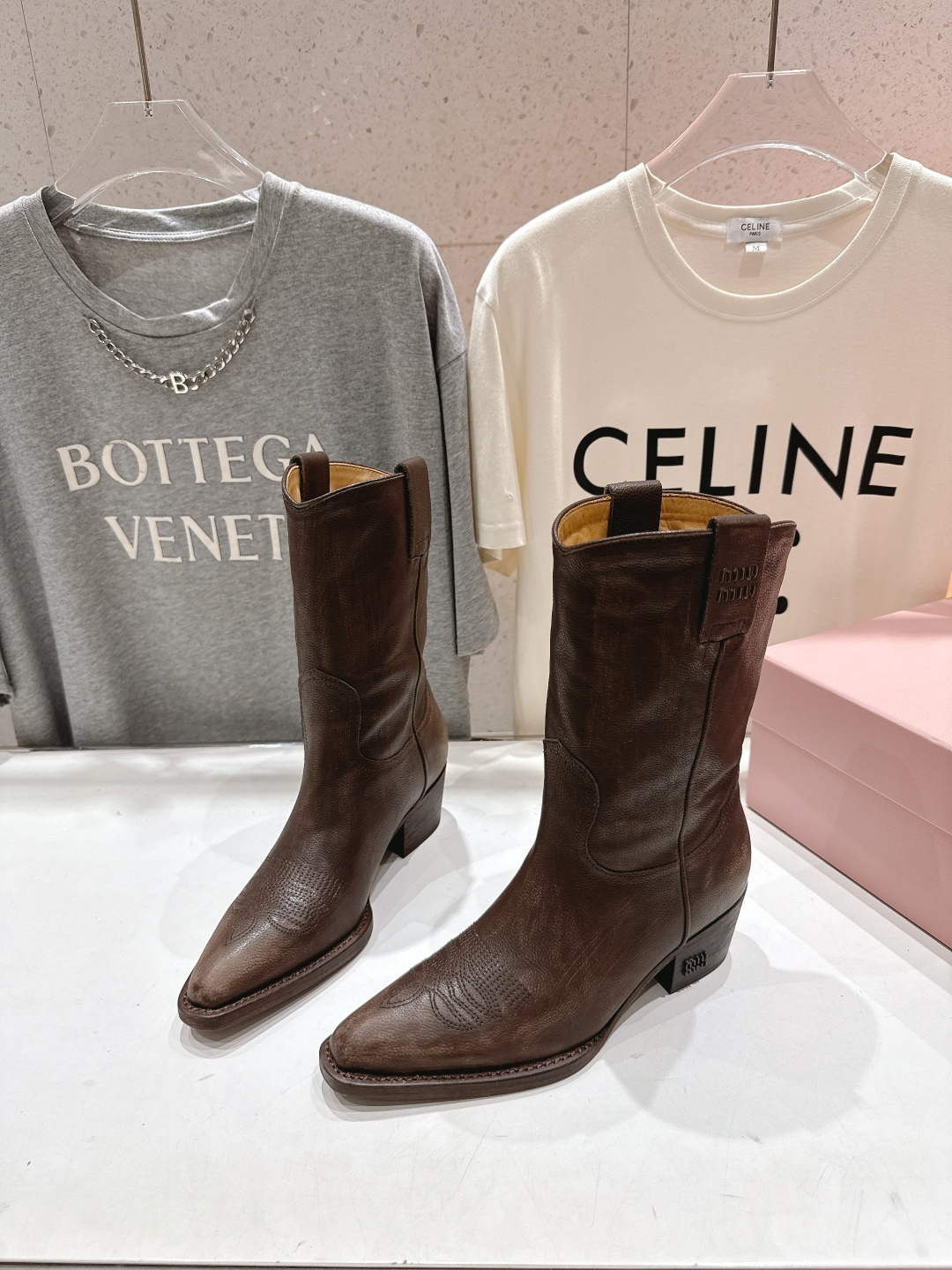 高版本出厂 皮面 MiuMiu/缪缪.F032 25ss新款·超大热走秀款·复古风西部牛仔靴机车靴中筒靴