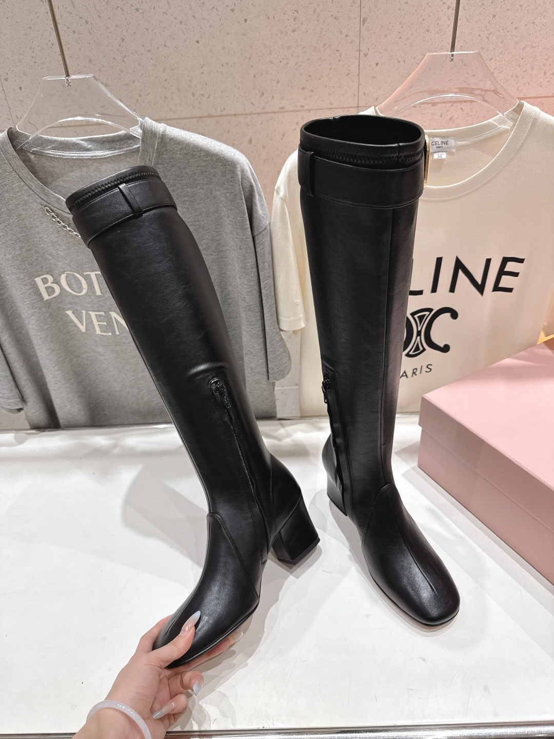 高版本出厂 MiuMiu*缪缪/F026 2025ss秋冬走秀新款高跟过膝长靴弹力靴走秀款出现在各大时装