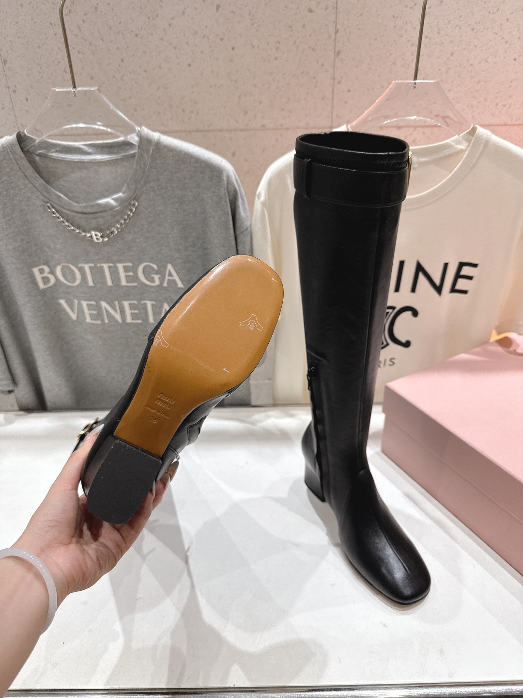 高版本出厂 MiuMiu*缪缪/F026 2025ss秋冬走秀新款高跟过膝长靴弹力靴走秀款出现在各大时装