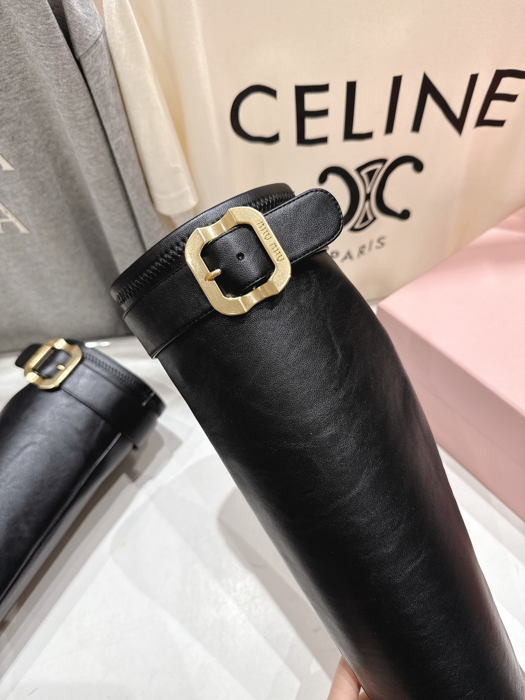 高版本出厂 MiuMiu*缪缪/F026 2025ss秋冬走秀新款高跟过膝长靴弹力靴走秀款出现在各大时装