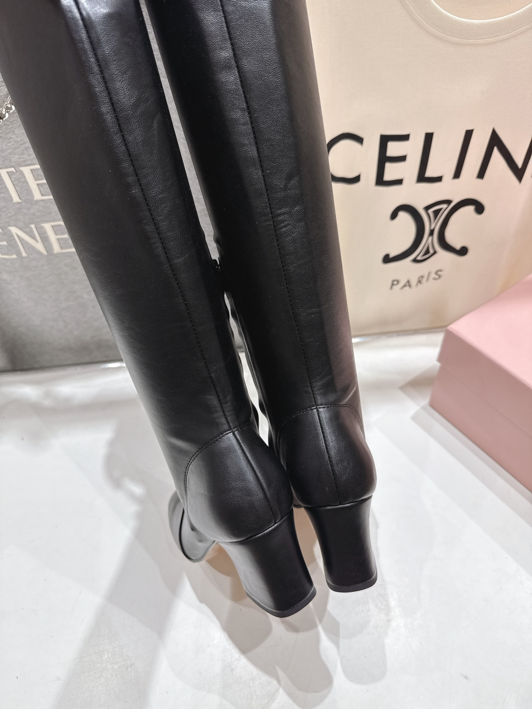 高版本出厂 MiuMiu*缪缪/F026 2025ss秋冬走秀新款高跟过膝长靴弹力靴走秀款出现在各大时装