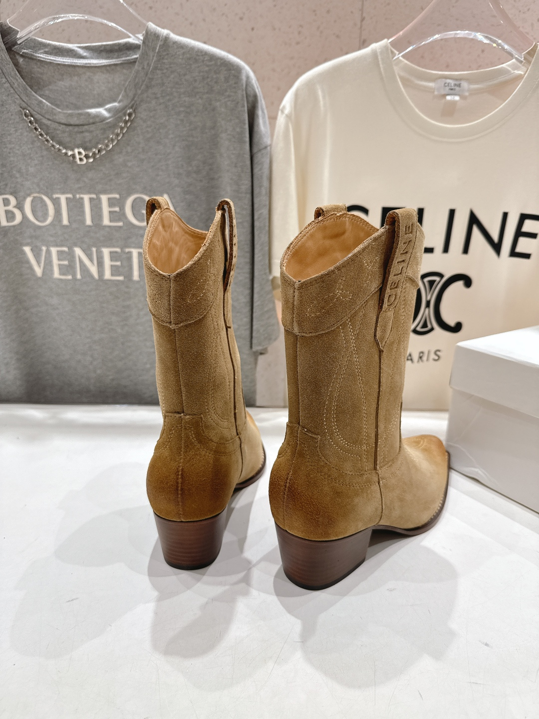 高版本出厂 Celine*赛琳F032 2025ss秋冬专柜新款英伦风复古高跟短靴骑士靴集现代、传统与酷