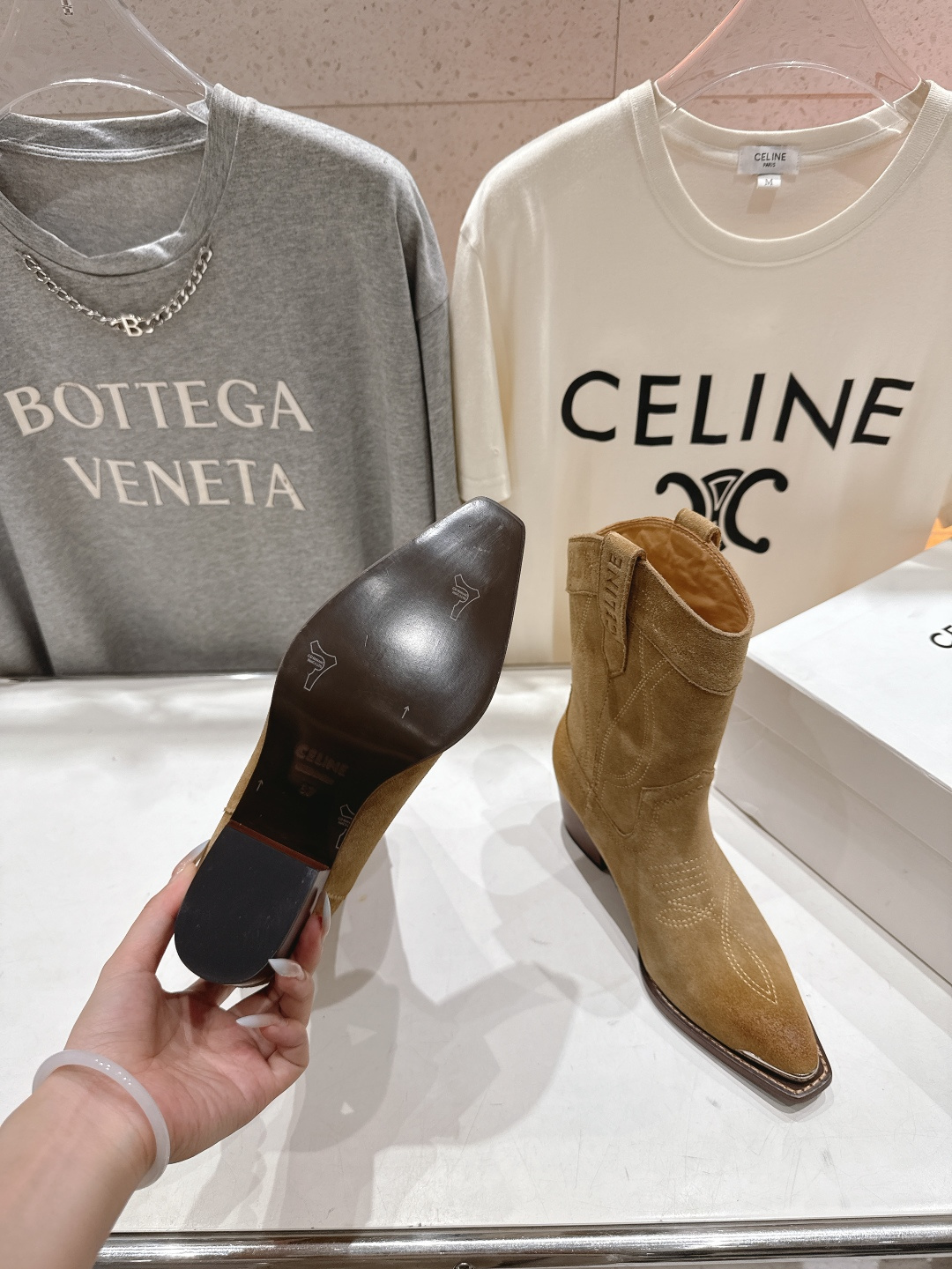 高版本出厂 Celine*赛琳F032 2025ss秋冬专柜新款英伦风复古高跟短靴骑士靴集现代、传统与酷