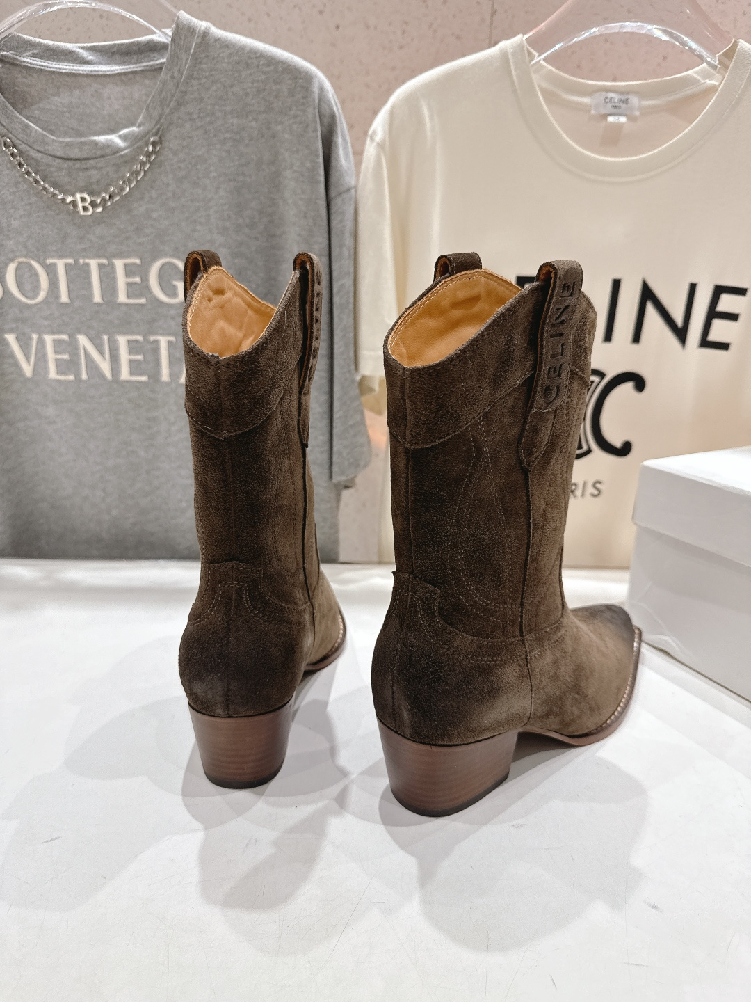 高版本出厂 Celine*赛琳F032 2025ss秋冬专柜新款英伦风复古高跟短靴骑士靴集现代、传统与酷