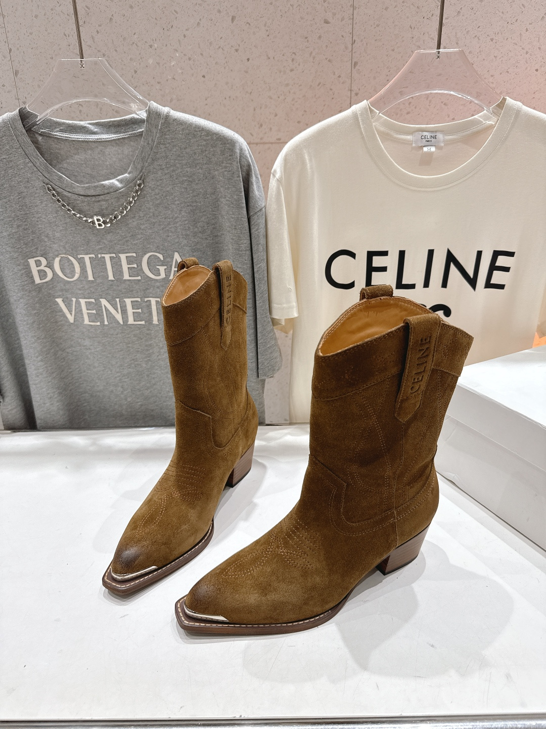 高版本出厂 Celine*赛琳F032 2025ss秋冬专柜新款英伦风复古高跟短靴骑士靴集现代、传统与酷
