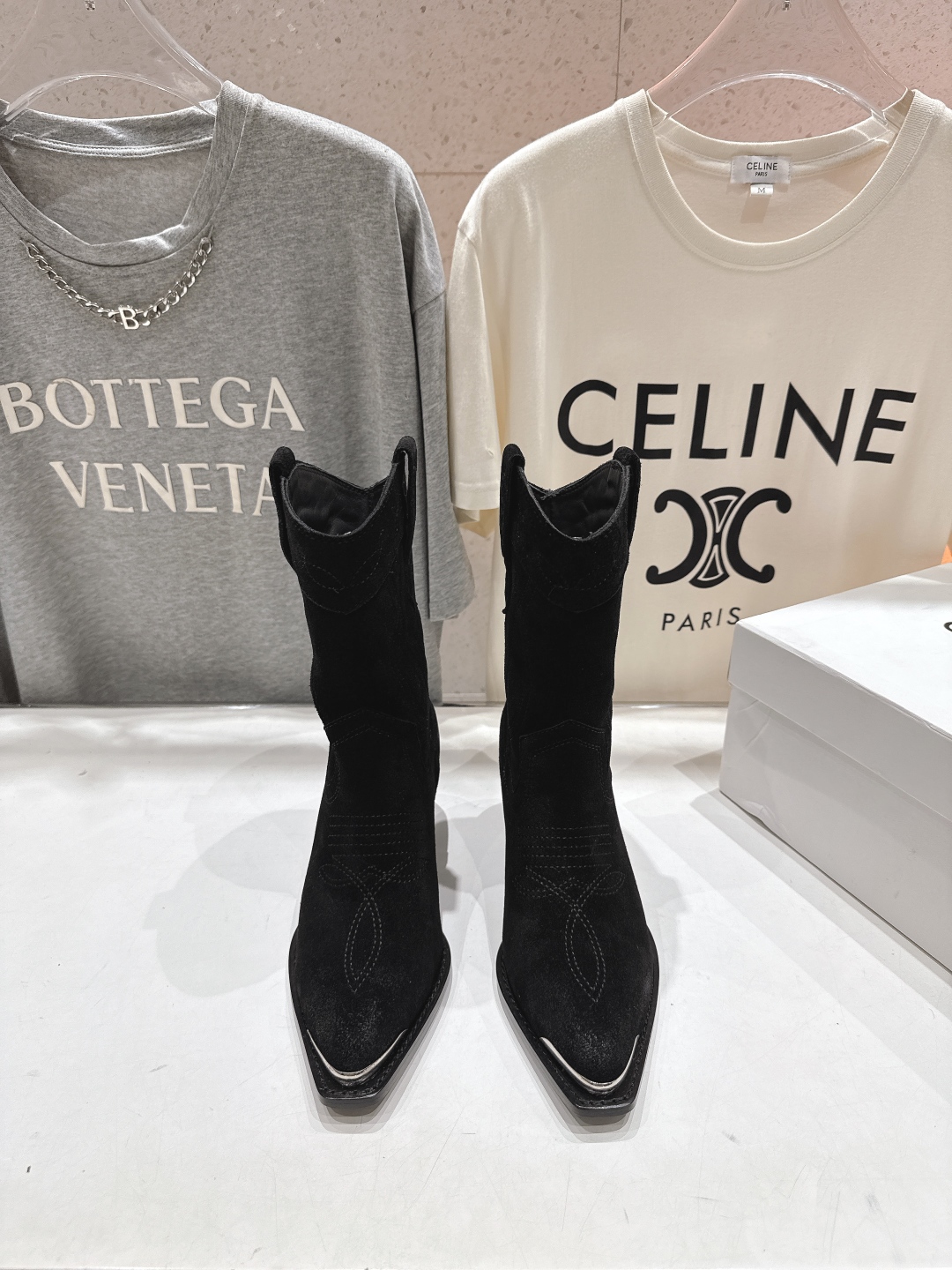 高版本出厂 Celine*赛琳F032 2025ss秋冬专柜新款英伦风复古高跟短靴骑士靴集现代、传统与酷