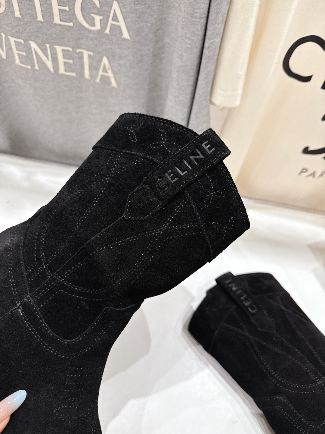 高版本出厂 Celine*赛琳F032 2025ss秋冬专柜新款英伦风复古高跟短靴骑士靴集现代、传统与酷