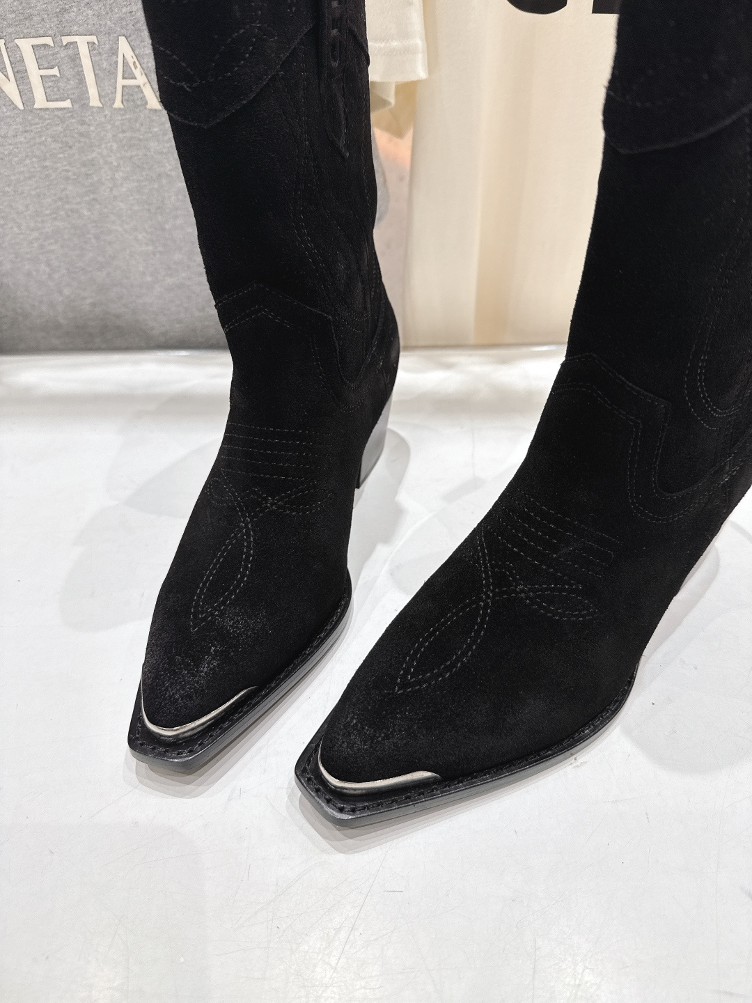 高版本出厂 Celine*赛琳F032 2025ss秋冬专柜新款英伦风复古高跟短靴骑士靴集现代、传统与酷