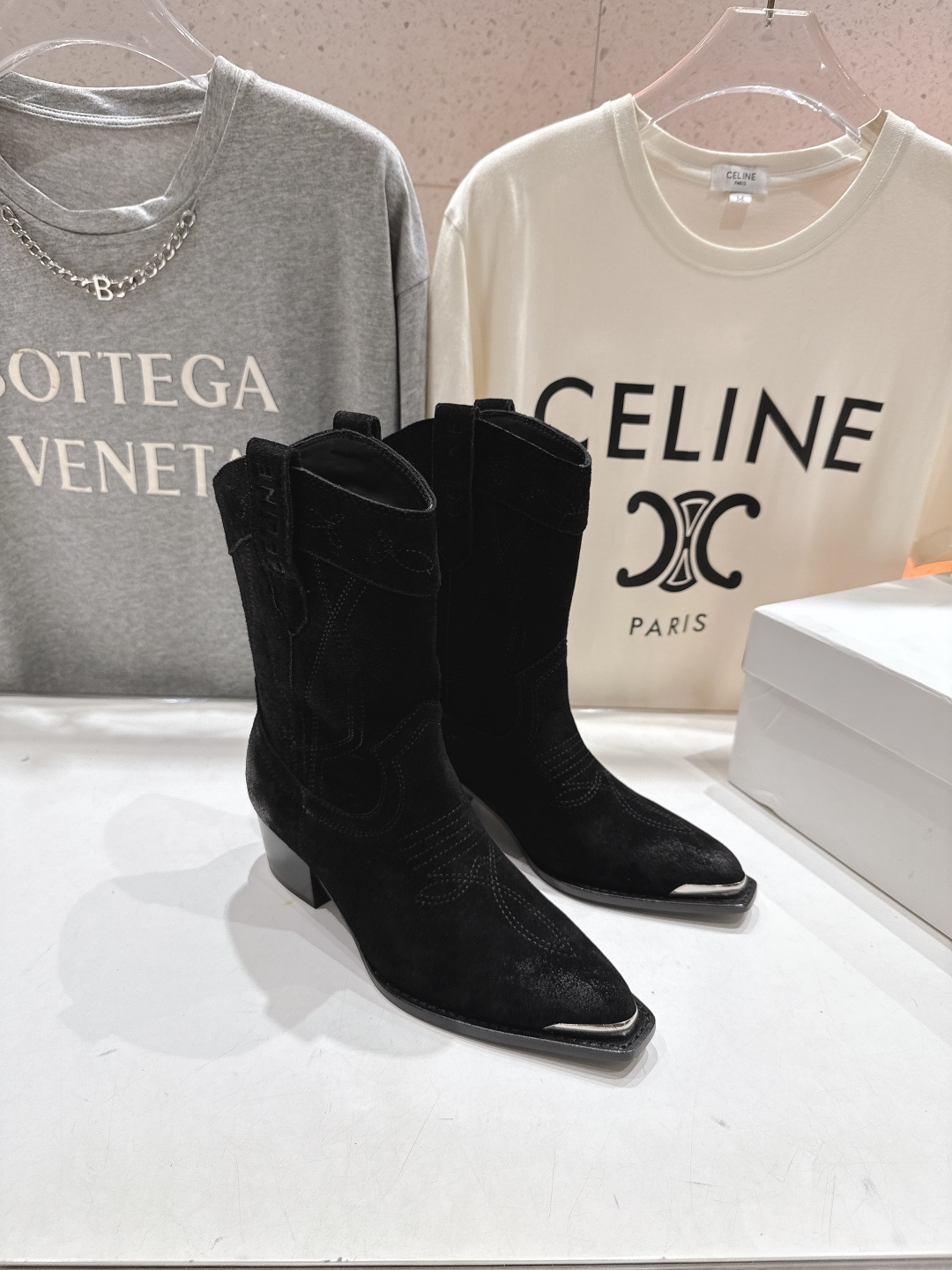 高版本出厂 Celine*赛琳F032 2025ss秋冬专柜新款英伦风复古高跟短靴骑士靴集现代、传统与酷