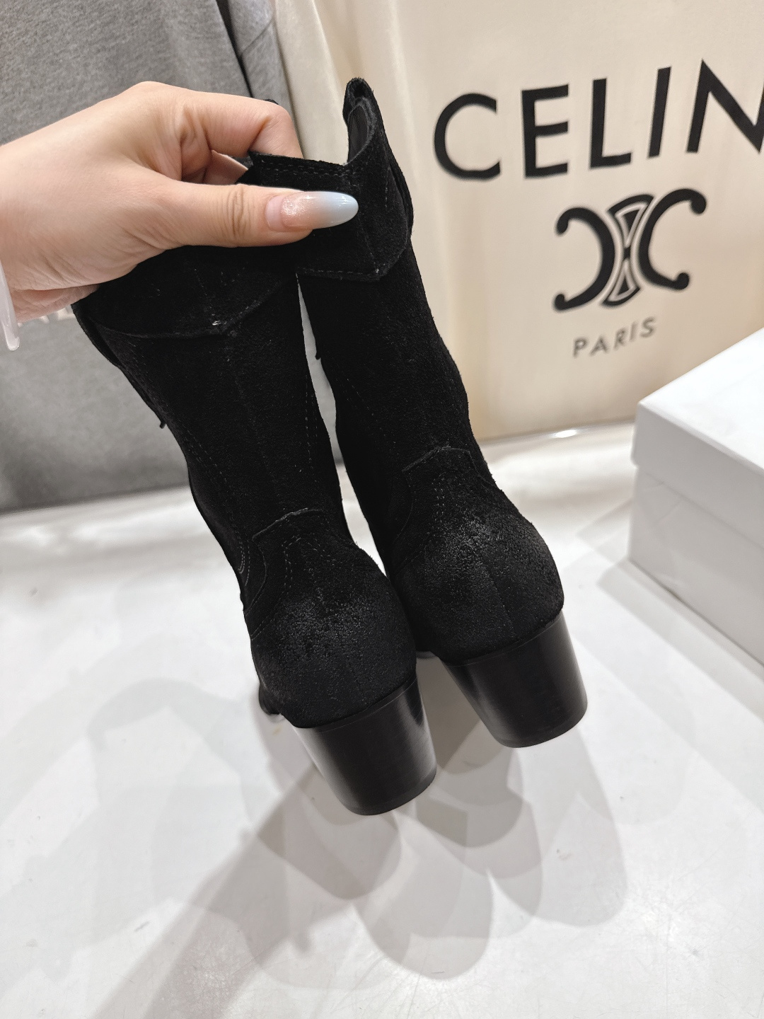 高版本出厂 Celine*赛琳F032 2025ss秋冬专柜新款英伦风复古高跟短靴骑士靴集现代、传统与酷
