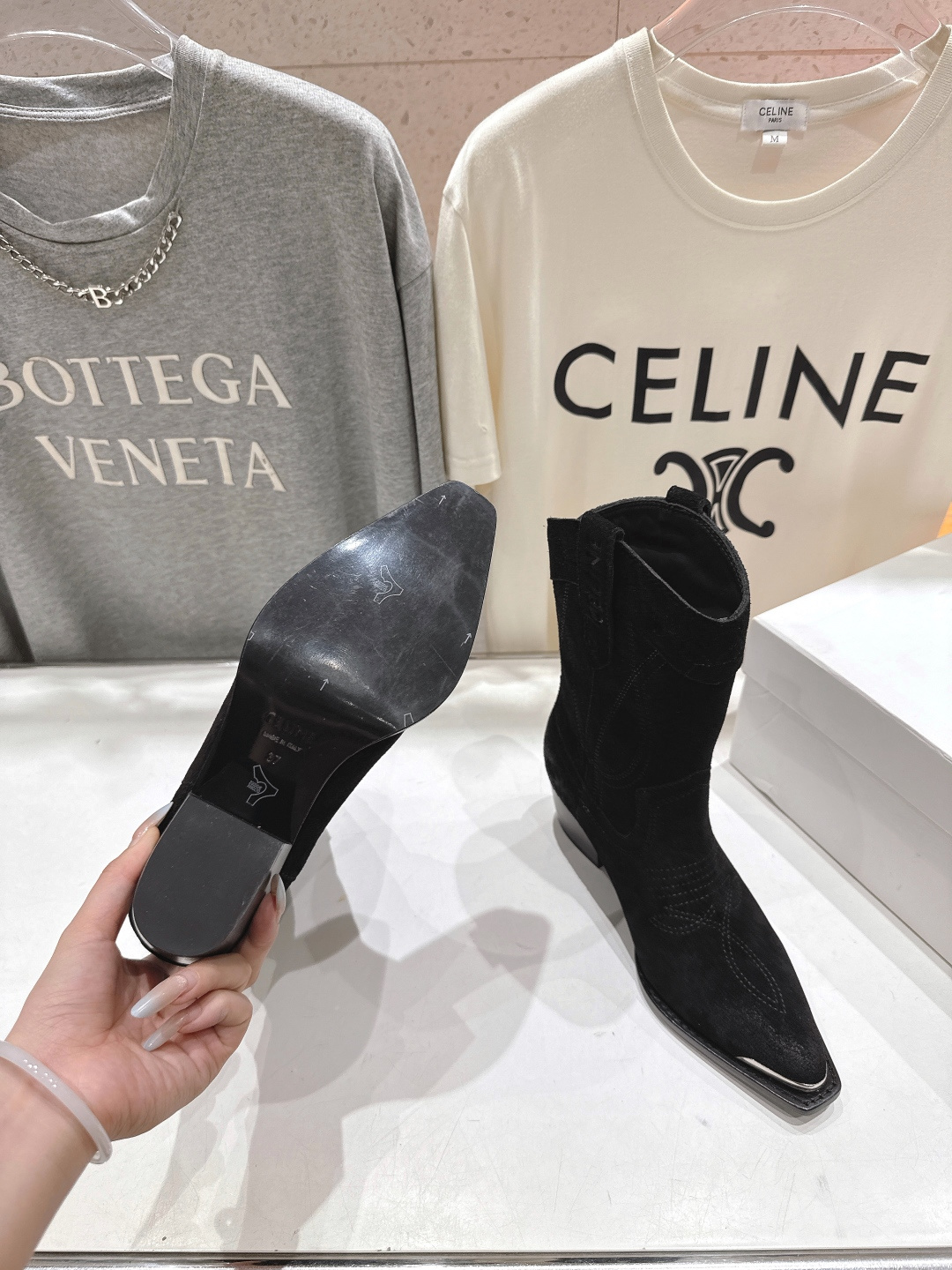 高版本出厂 Celine*赛琳F032 2025ss秋冬专柜新款英伦风复古高跟短靴骑士靴集现代、传统与酷